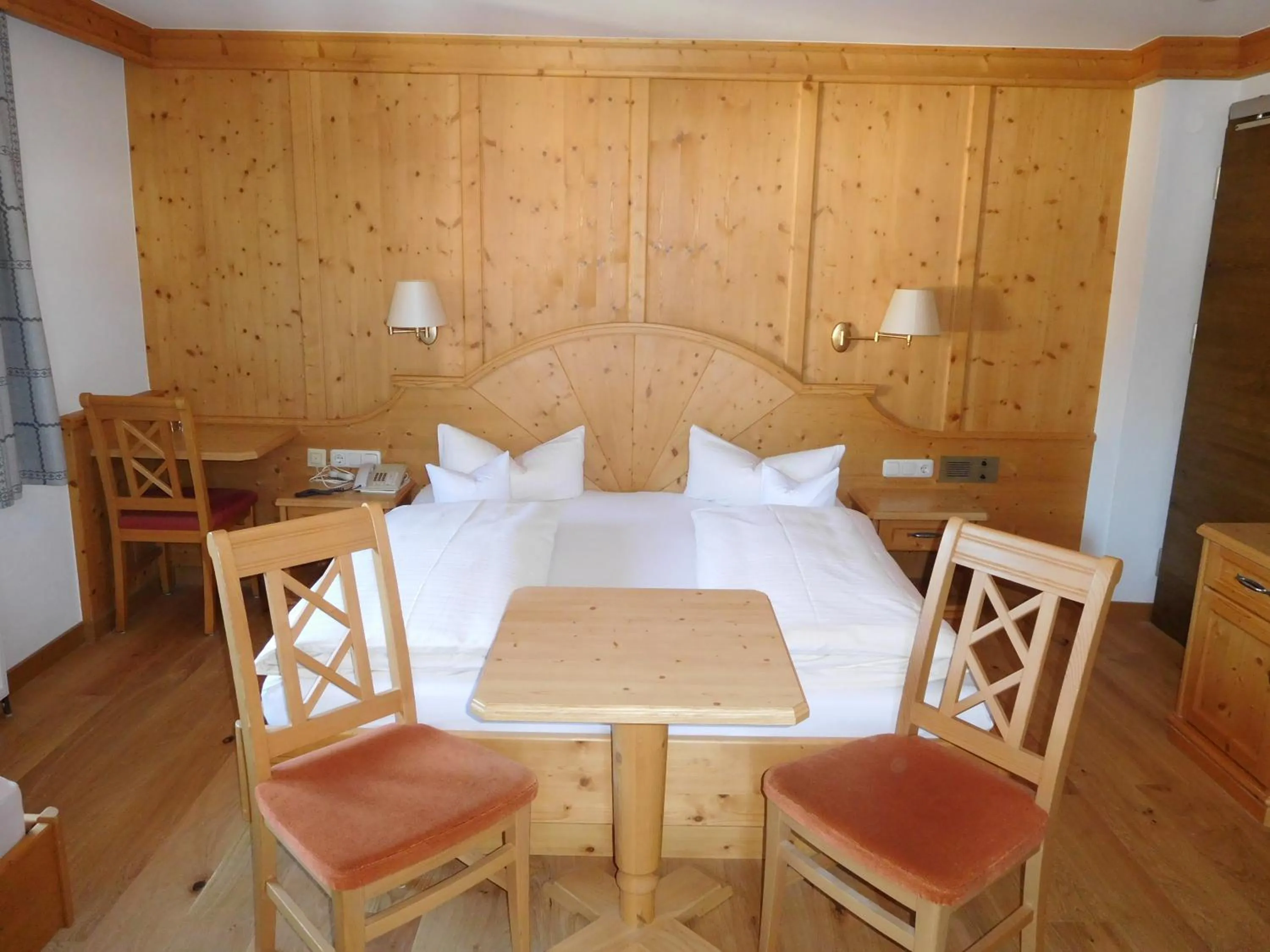 Other, Bed in Hotel Kirchenwirt