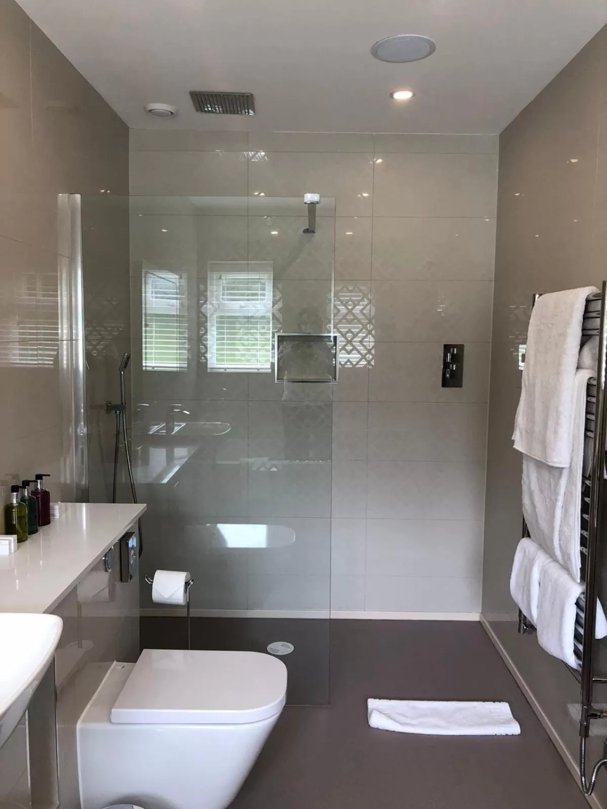 Bathroom in Exeter Court Hotel