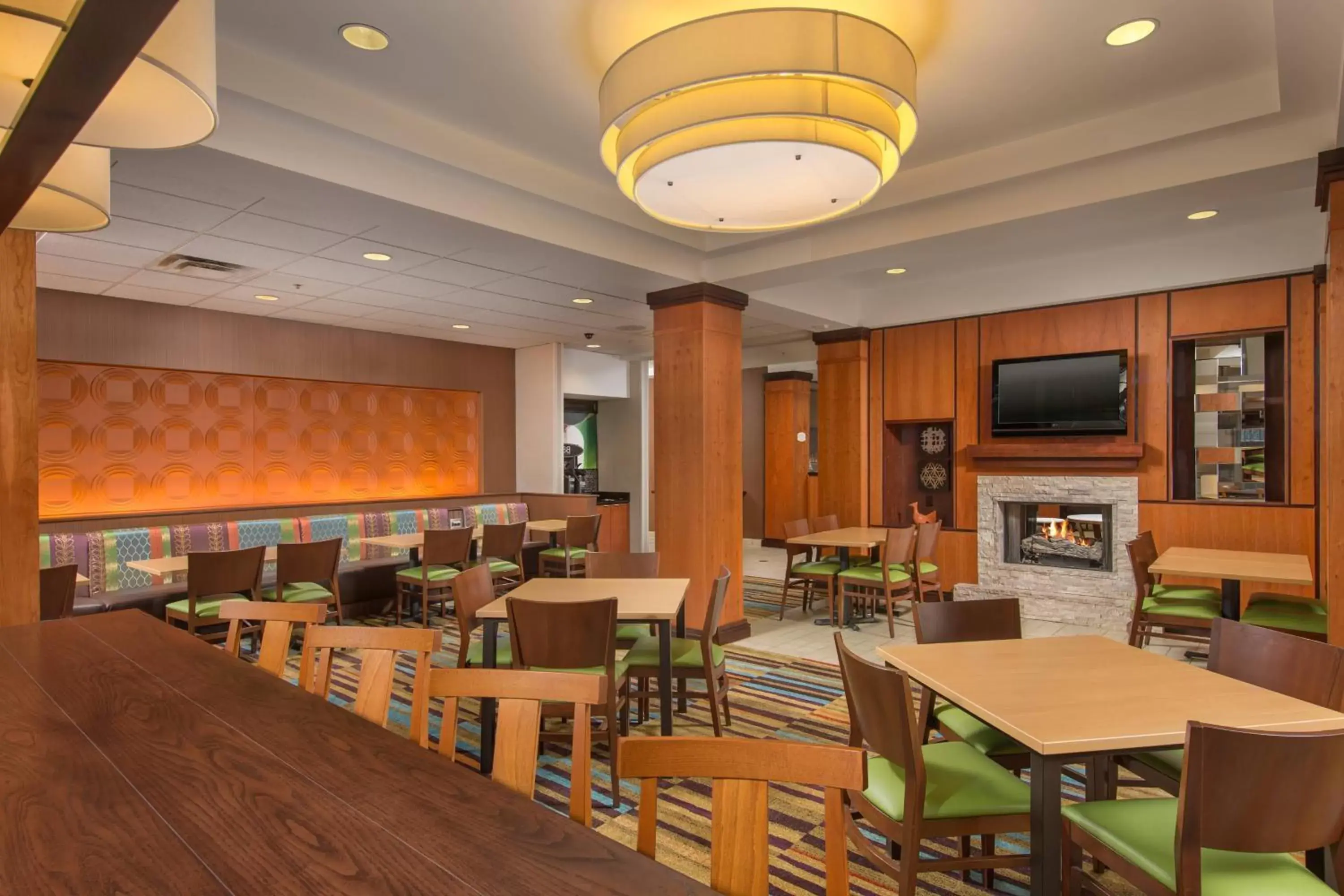 Breakfast, Restaurant/Places to Eat in Fairfield Inn and Suites Cleveland