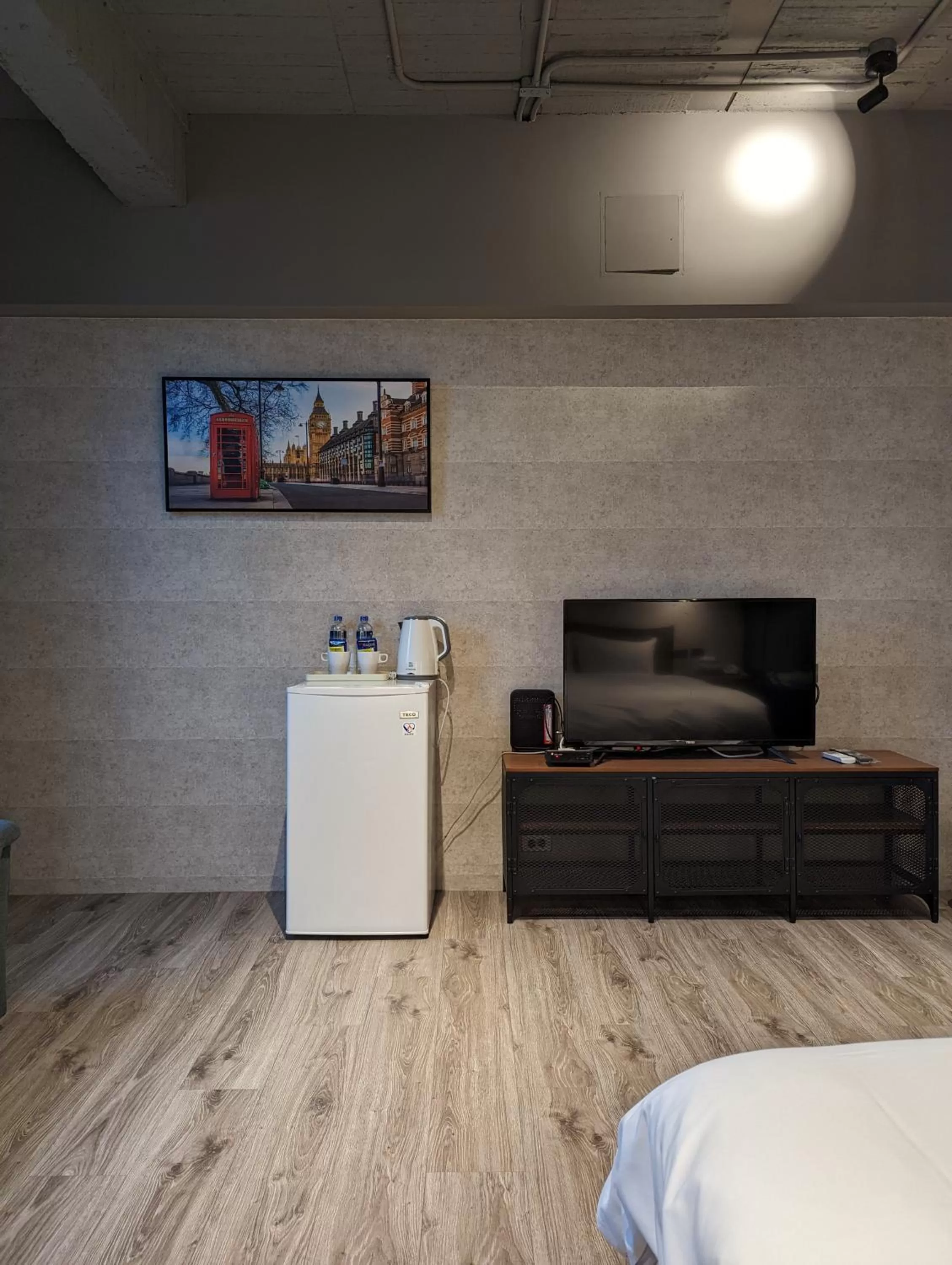 Bedroom, TV/Entertainment Center in Puremeworld Hotel