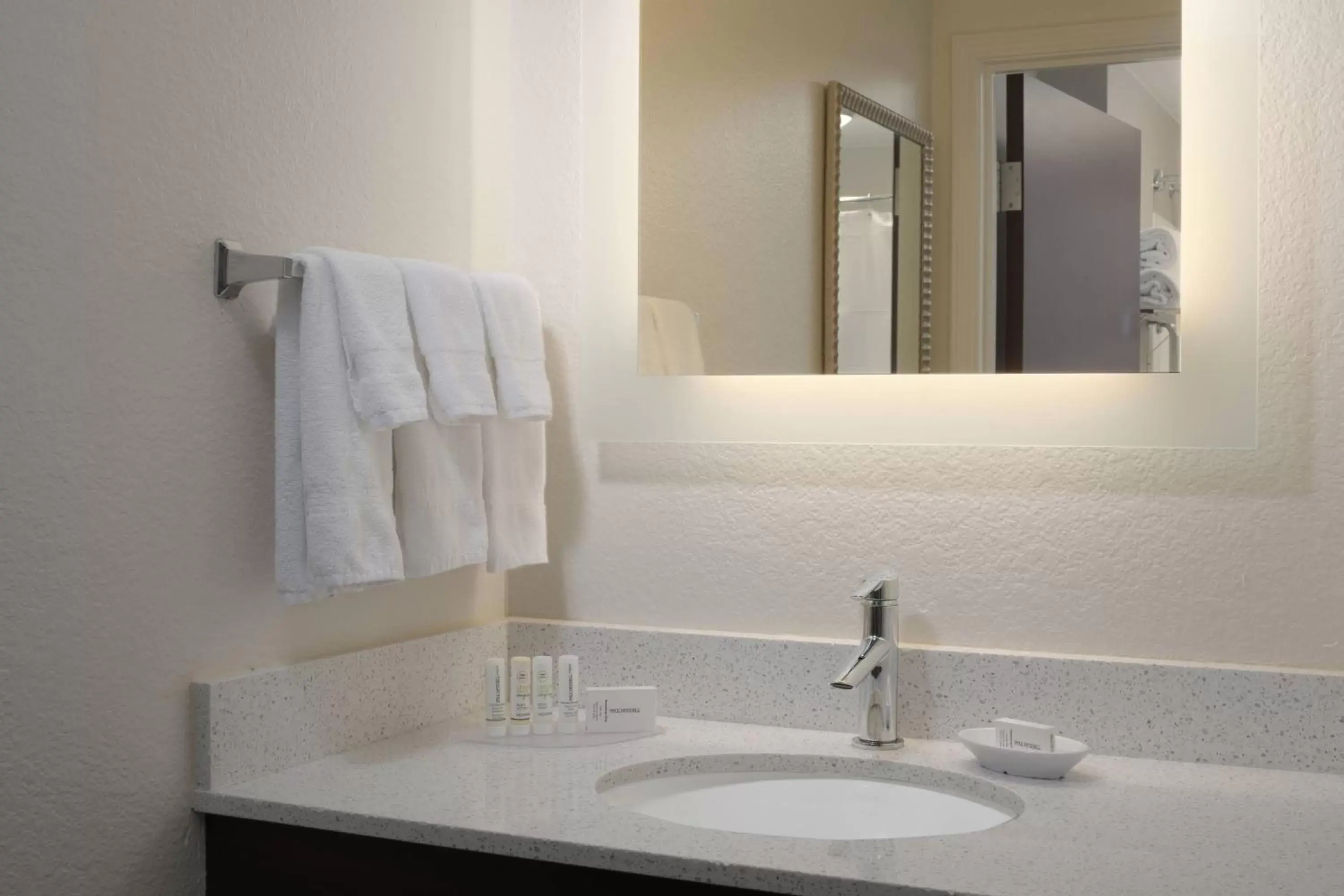Bathroom in SpringHill Suites Dallas Addison/Quorum Drive