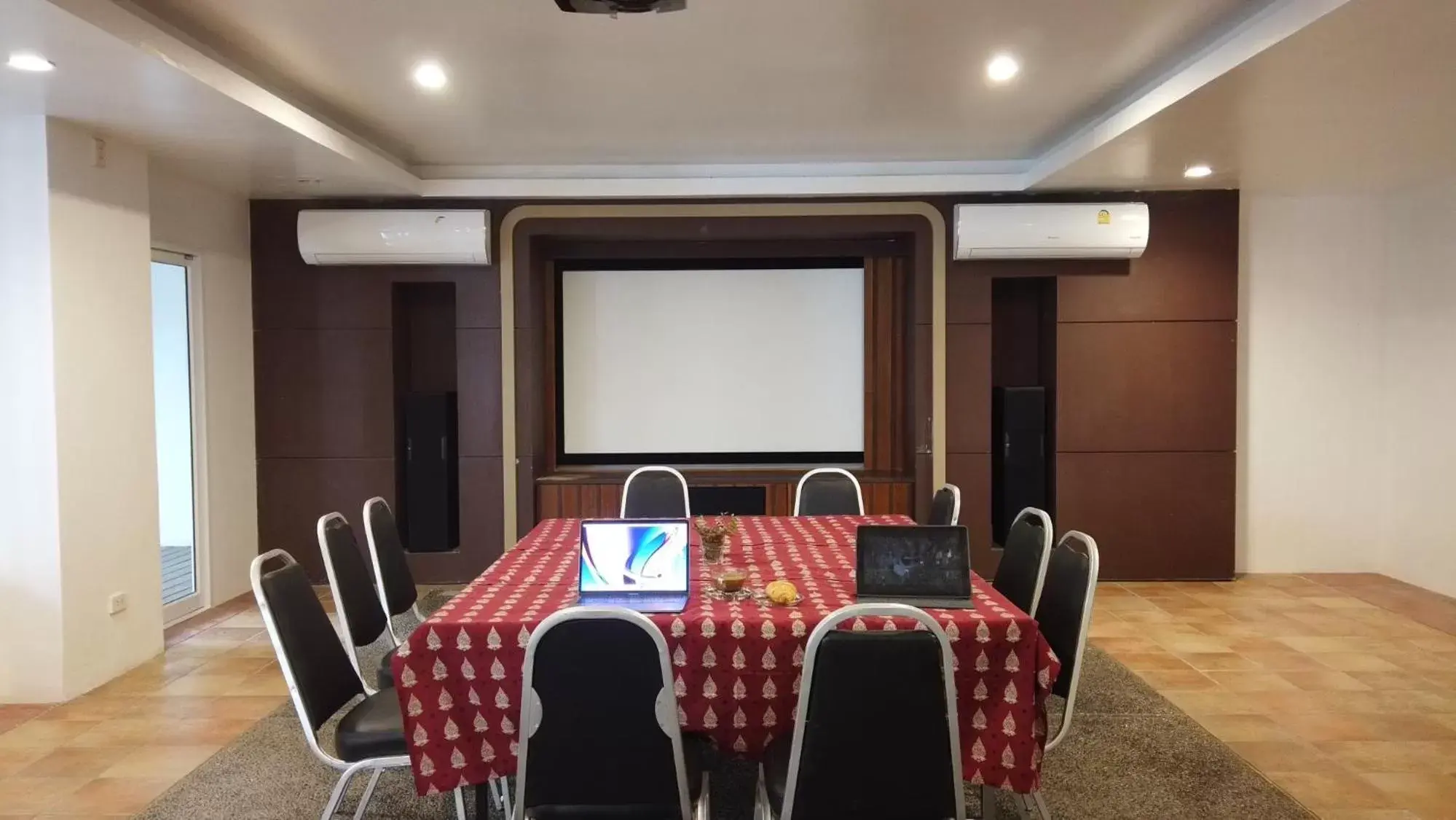 Seating area in Ao Nang Colors Hotel - Aonang Beach