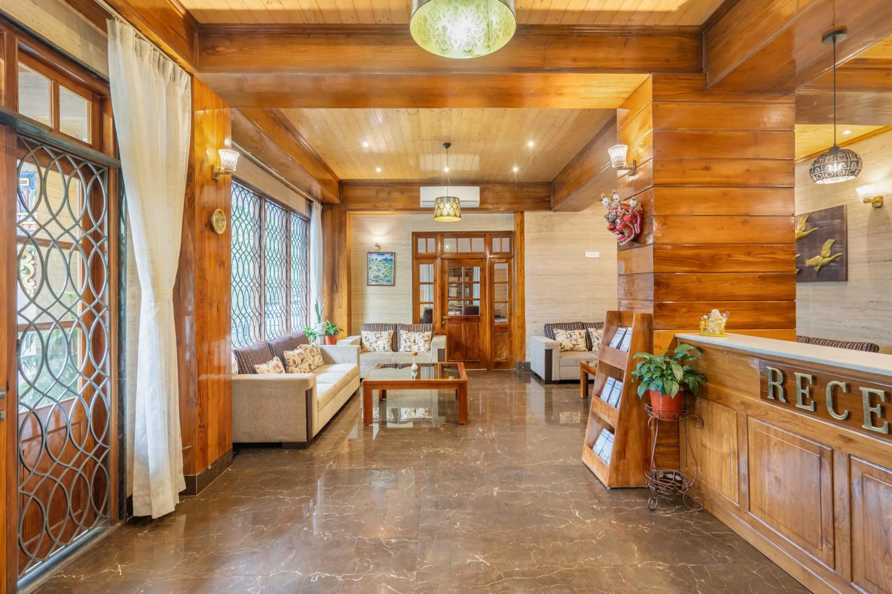 Living room in Summit Alpine Abode Hotel