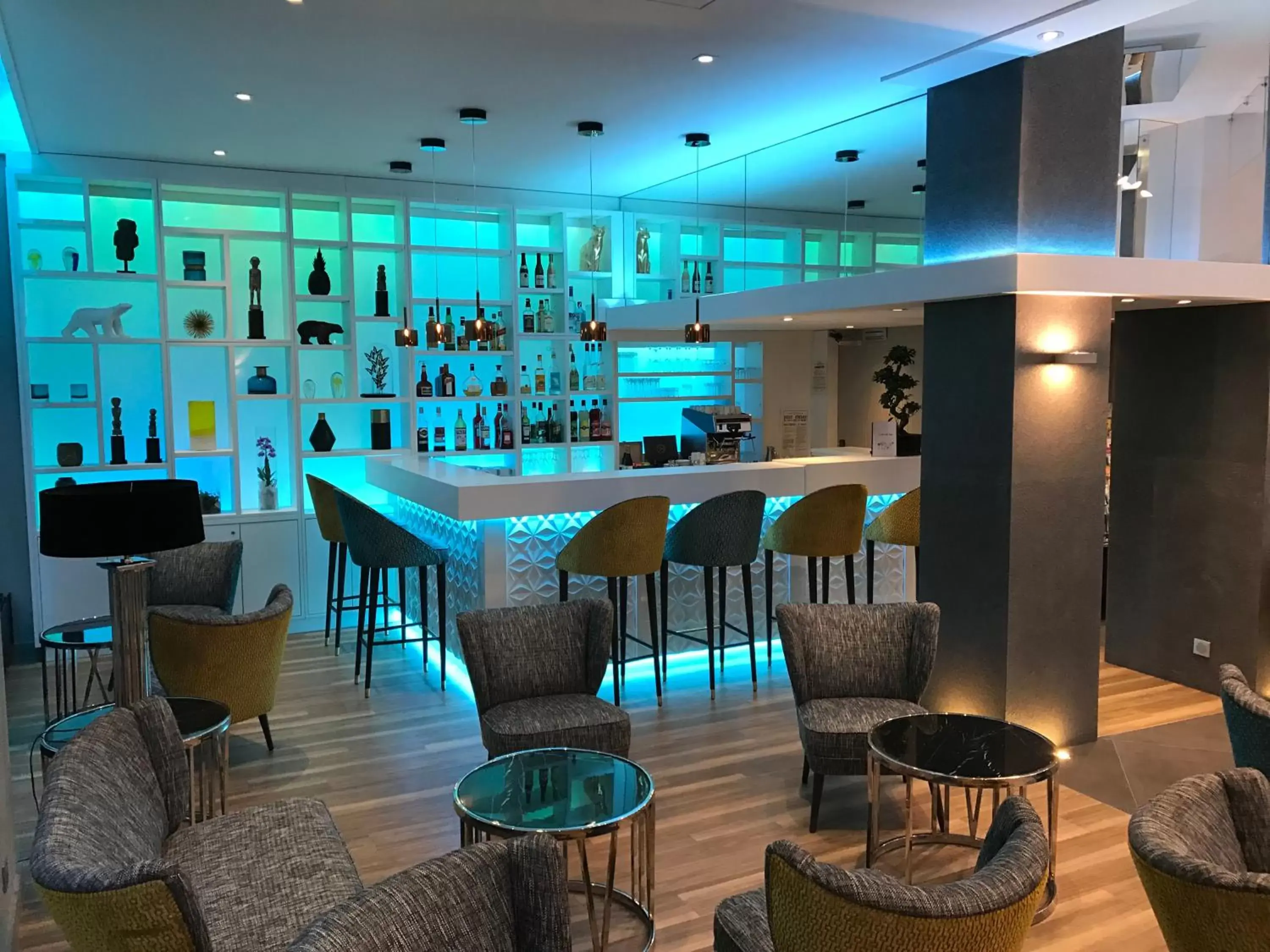 Lounge or bar, Lounge/Bar in Best Western Plus Hotel Carlton Annecy