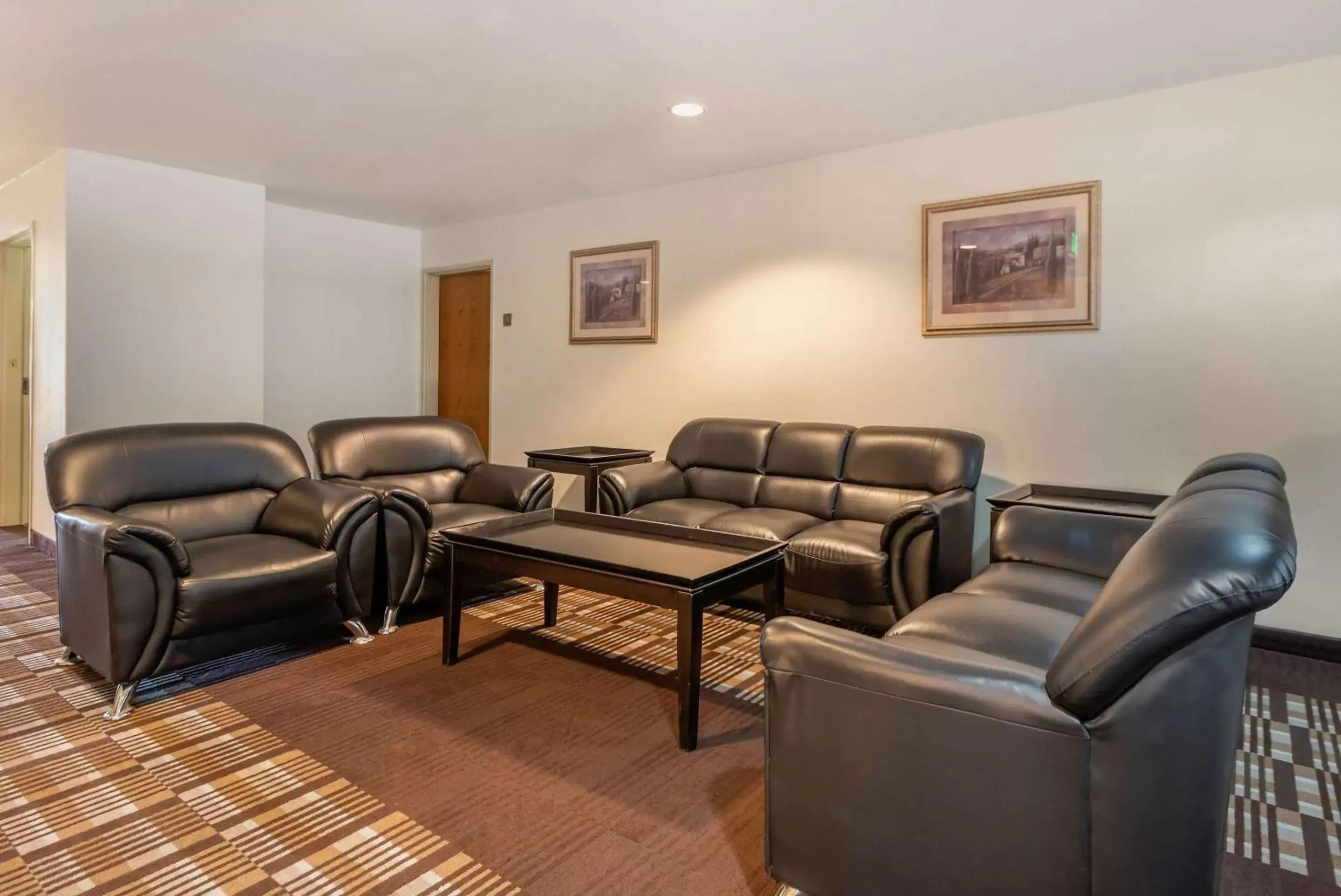 Lobby or reception, Seating Area in Quality Inn & Suites Limon