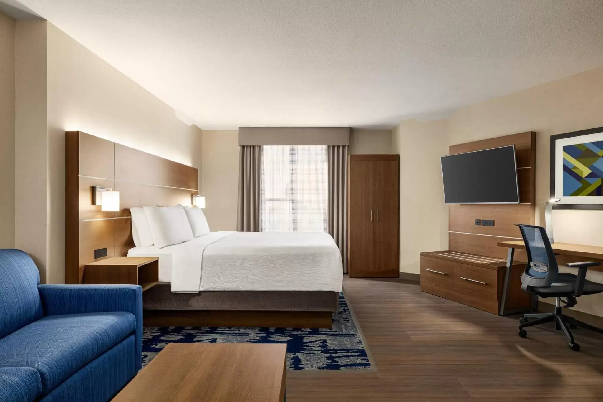Photo of the whole room in Holiday Inn Express Vancouver-Metrotown (Burnaby)