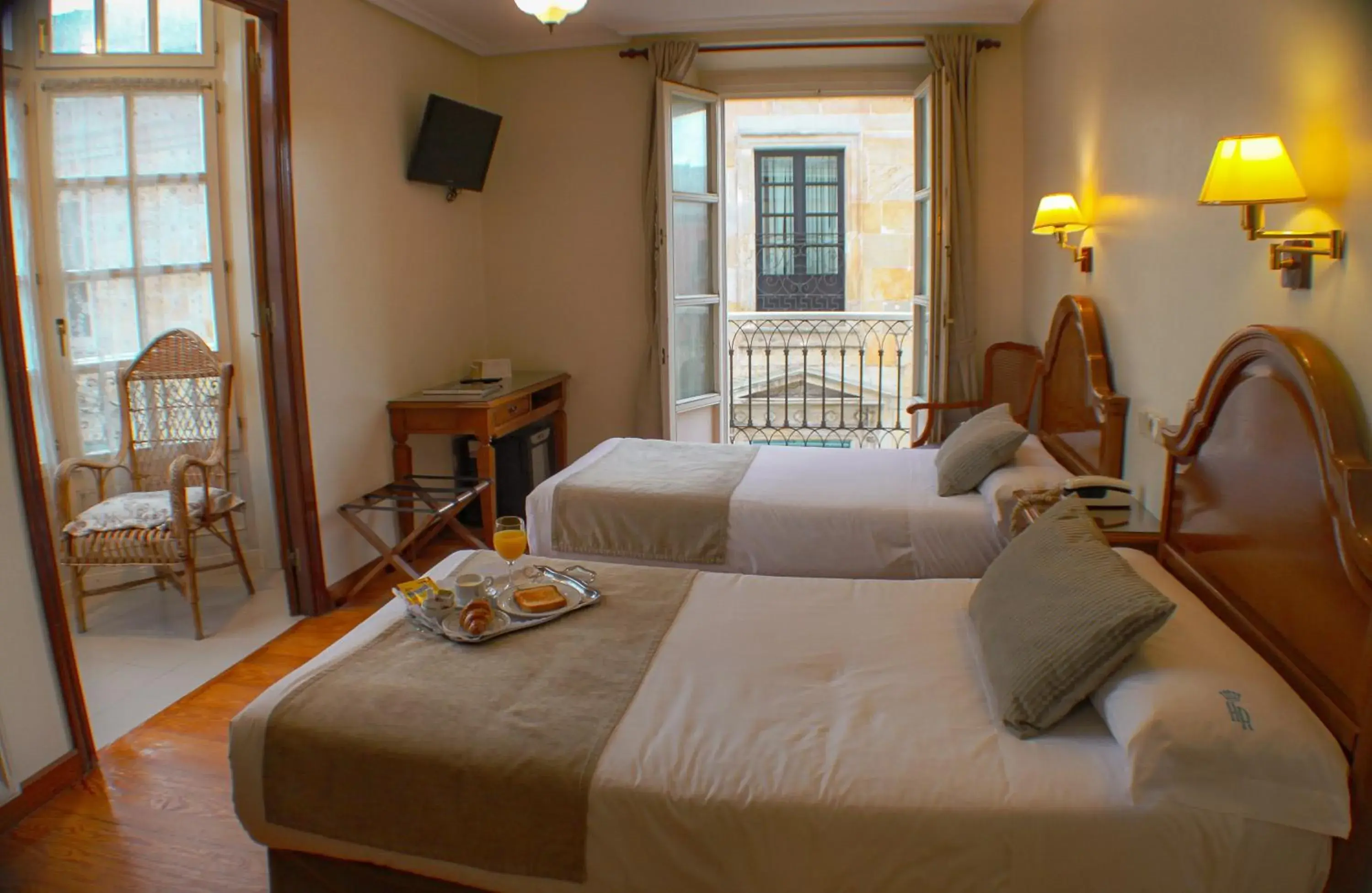 Bedroom in Hotel Asturias