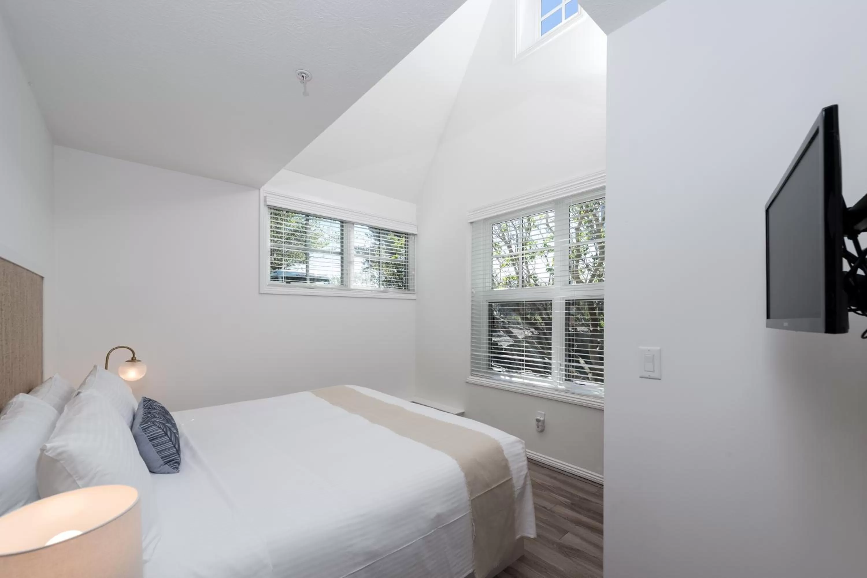 Bed in ViewPoint Hotel