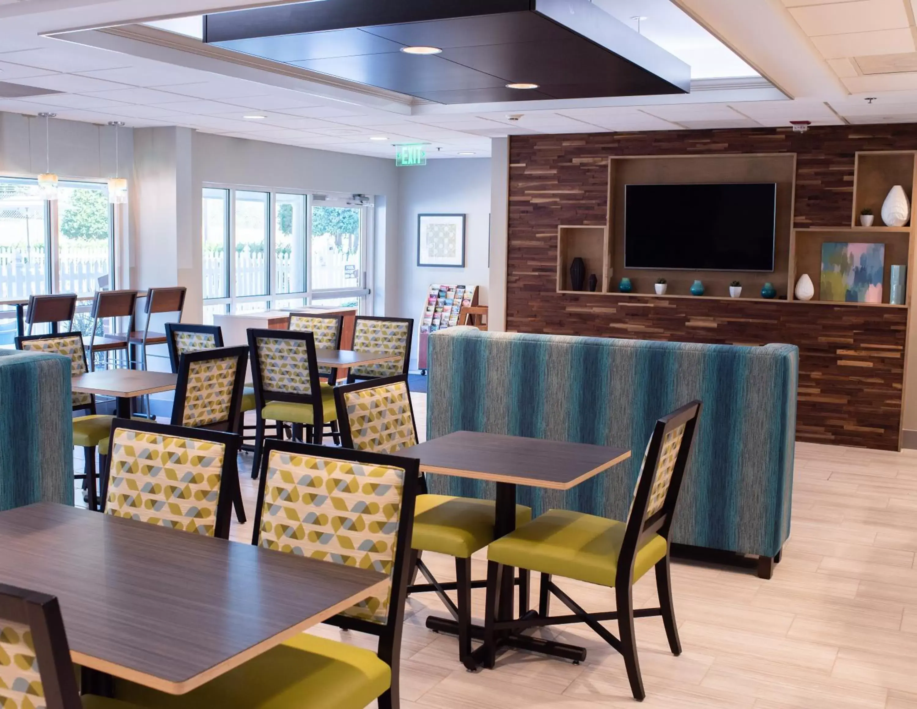 Breakfast, Restaurant/Places to Eat in Holiday Inn Express Hotel & Suites Conover - Hickory Area, an IHG Hotel