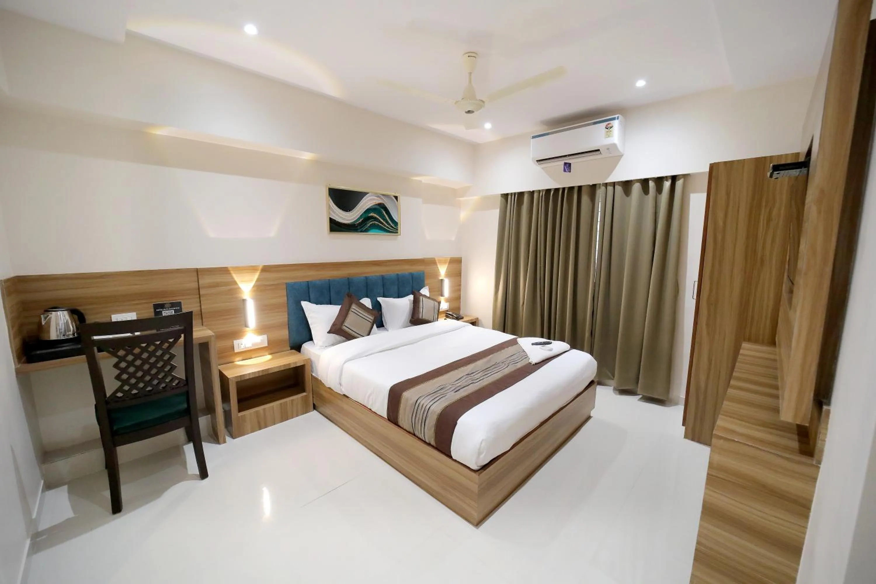 Bed in HOTEL ALFA EXECUTIVE