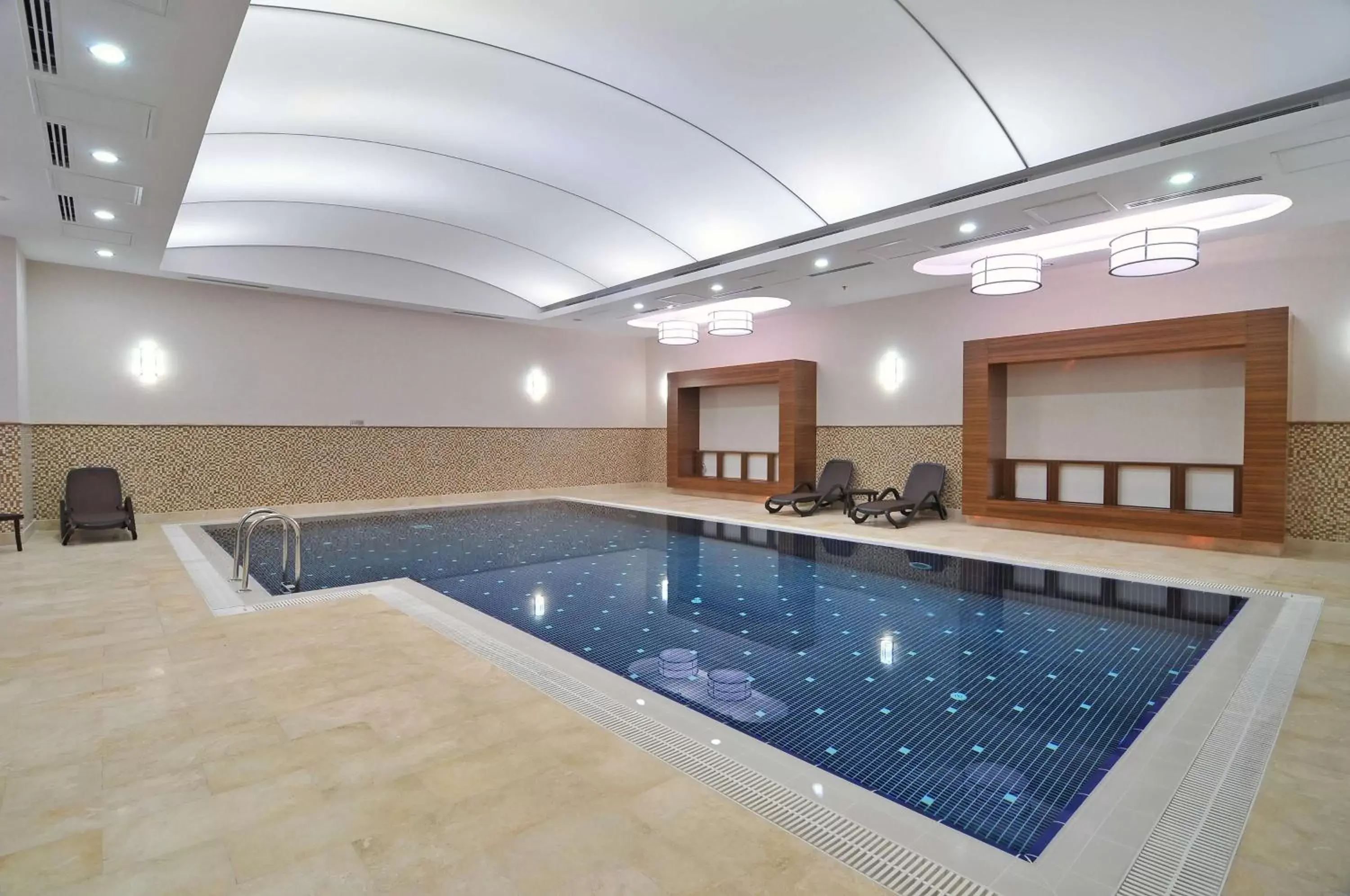 Pool view in Doubletree by Hilton Van Pool view in Doubletree by Hilton Van