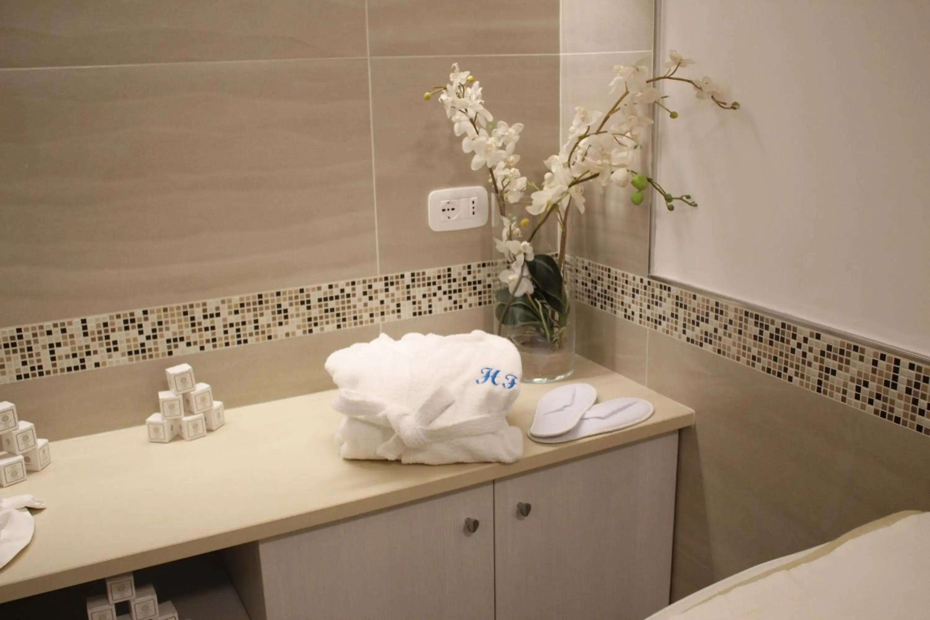 Massage, Bathroom in Hotel Floridiana Terme