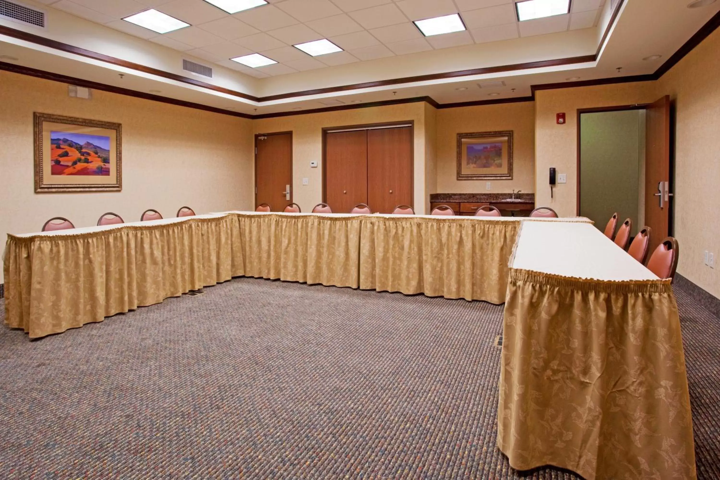 Meeting/conference room in Holiday Inn Express Hotel & Suites Tooele, an IHG Hotel
