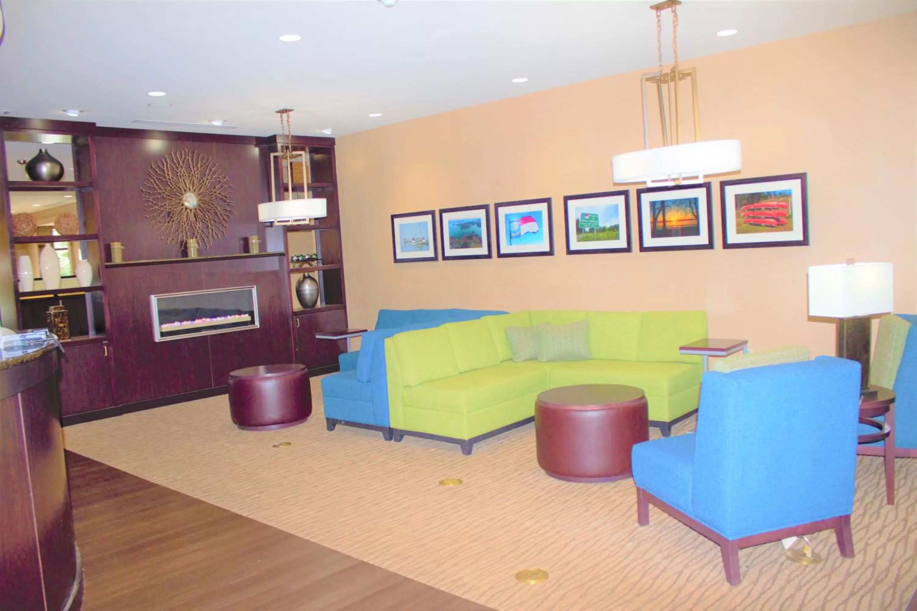 Lobby or reception in Comfort Suites Huntersville near Lake Norman