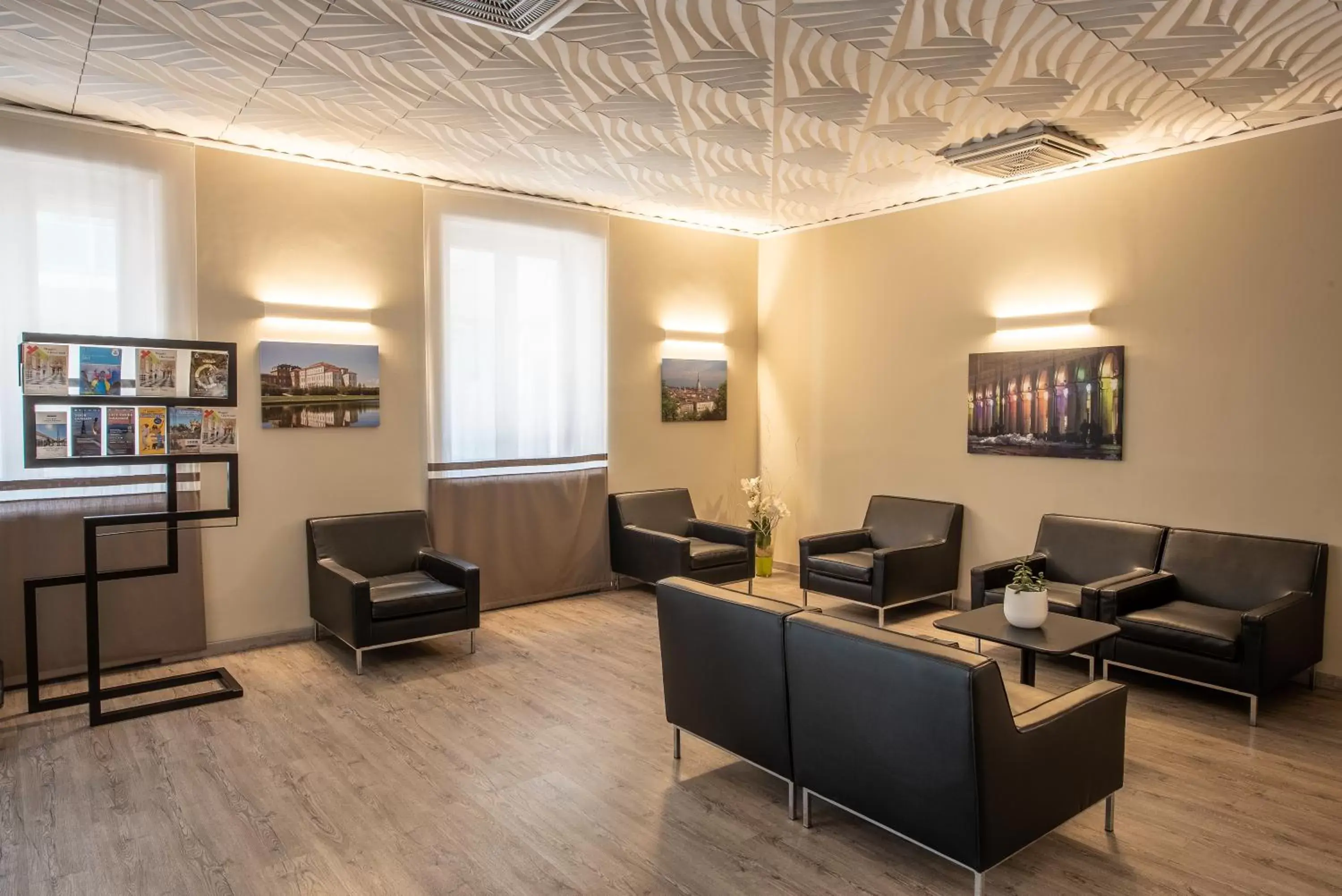 Lobby or reception in Hotel Gran Torino Lobby or reception in Hotel Gran Torino