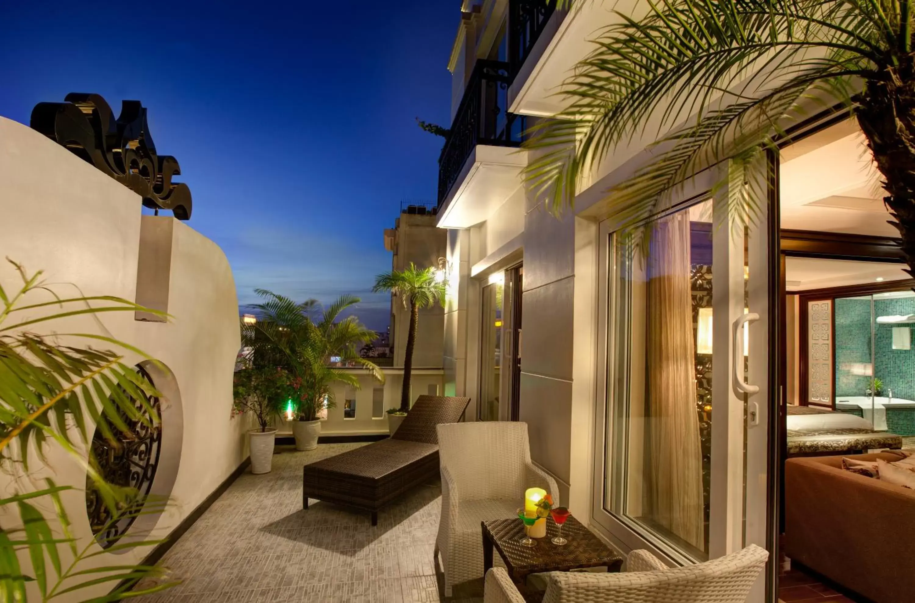 Balcony/Terrace in Golden Lotus Luxury Hotel