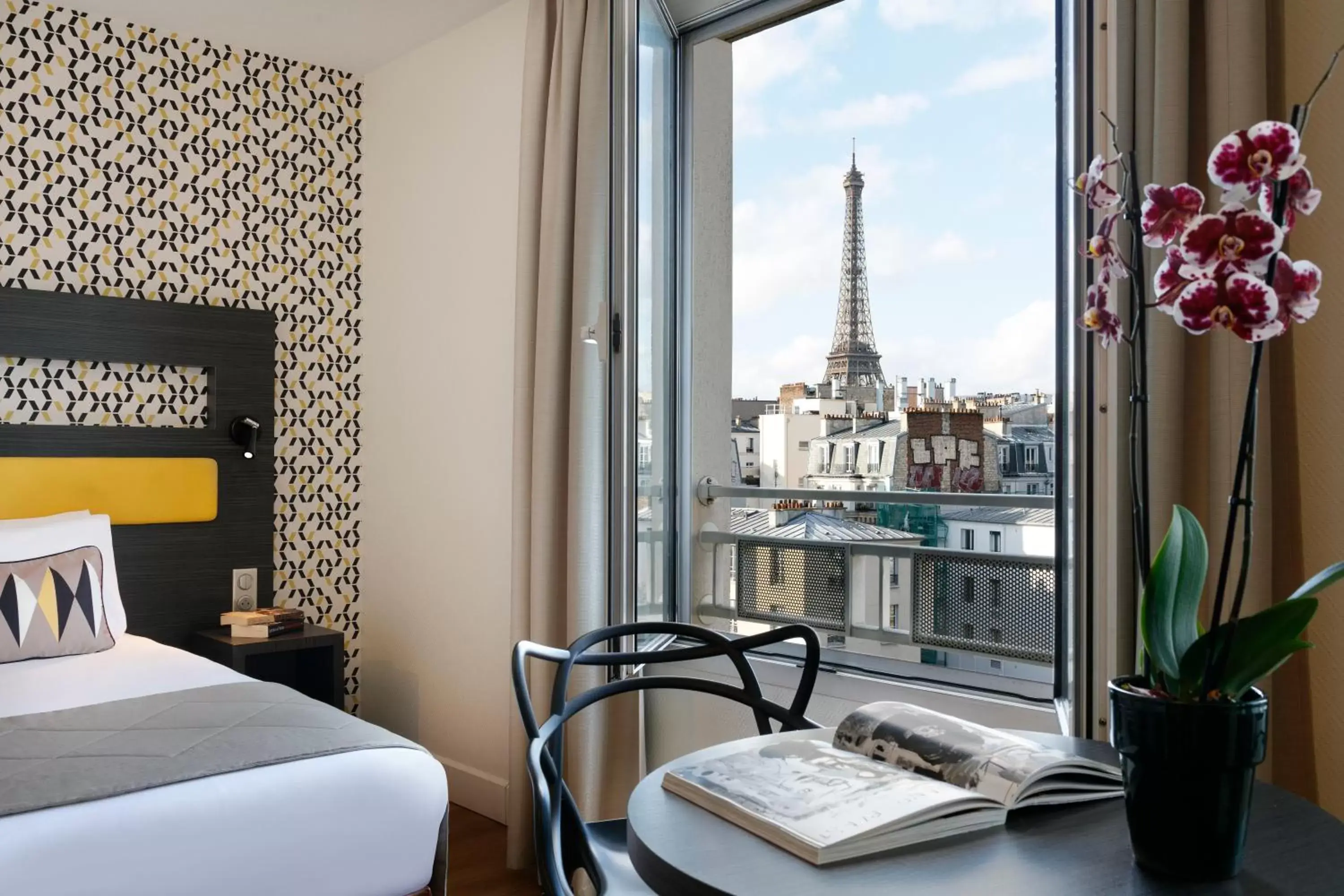 View (from property/room) in Citadines Tour Eiffel Paris