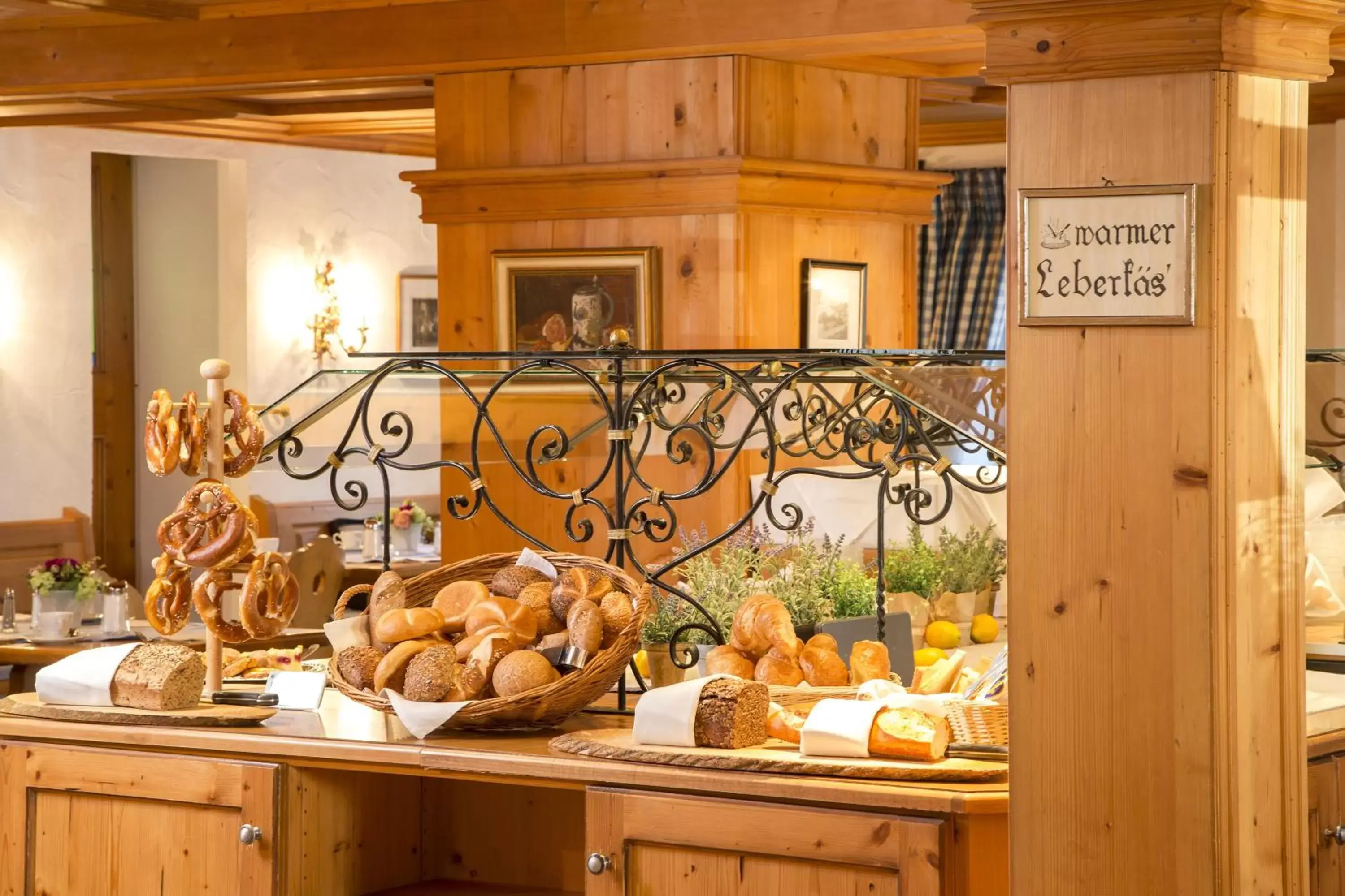 Restaurant/places to eat in Hotel Obermaier