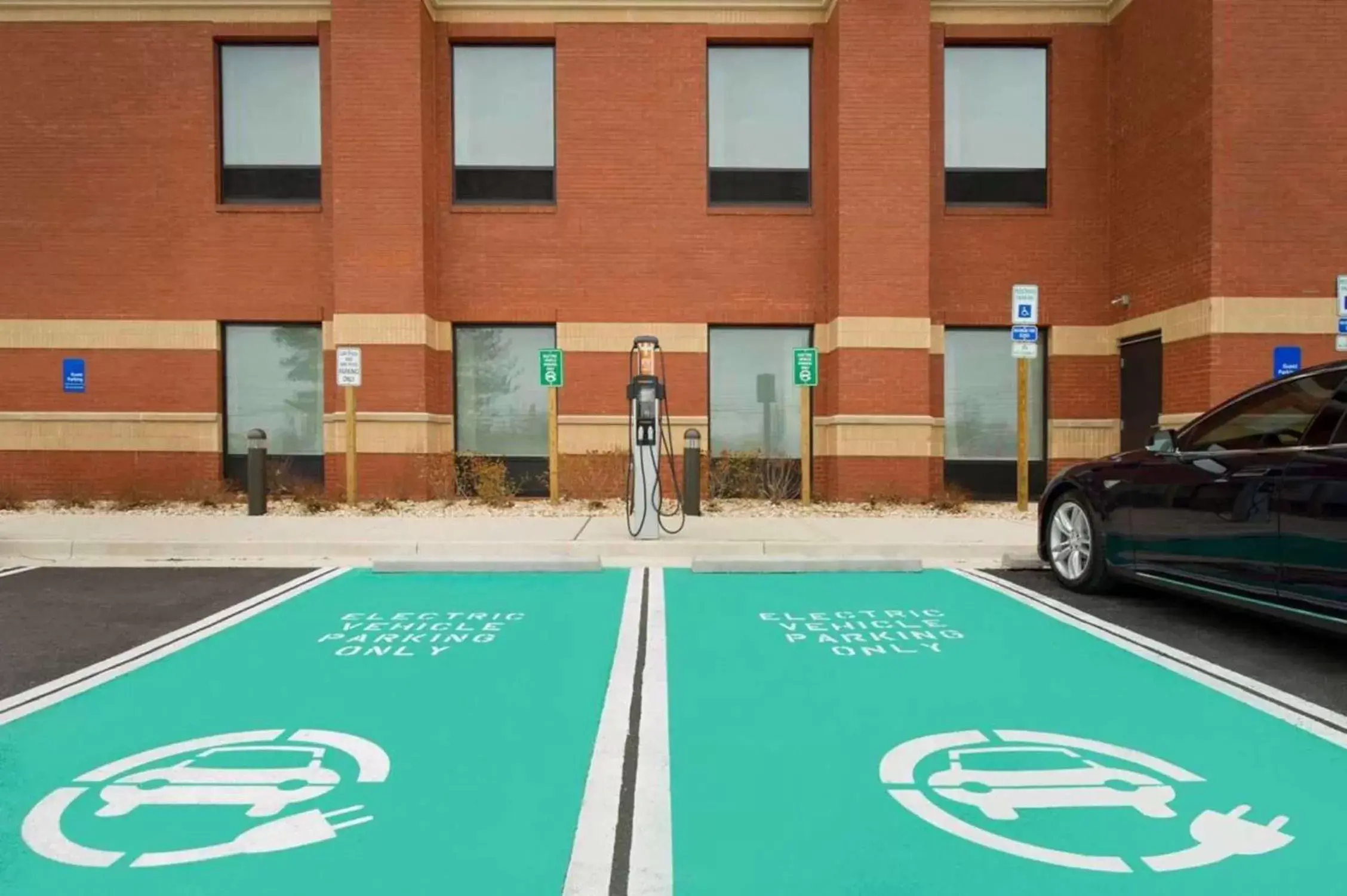 Property building in Hampton Inn and Suites Washington DC North/Gaithersburg Property building in Hampton Inn and Suites Washington DC North/Gaithersburg