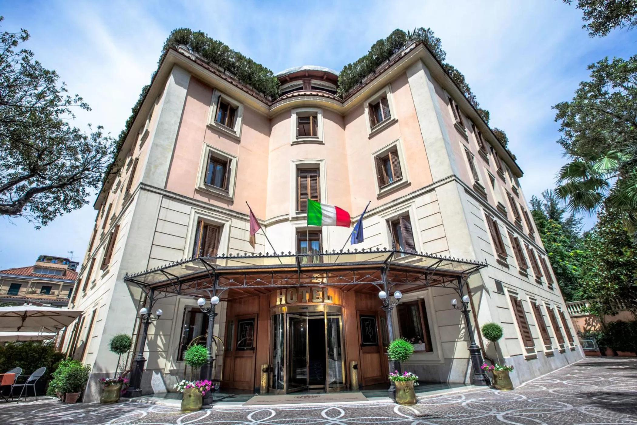 Property building in Grand Hotel Gianicolo