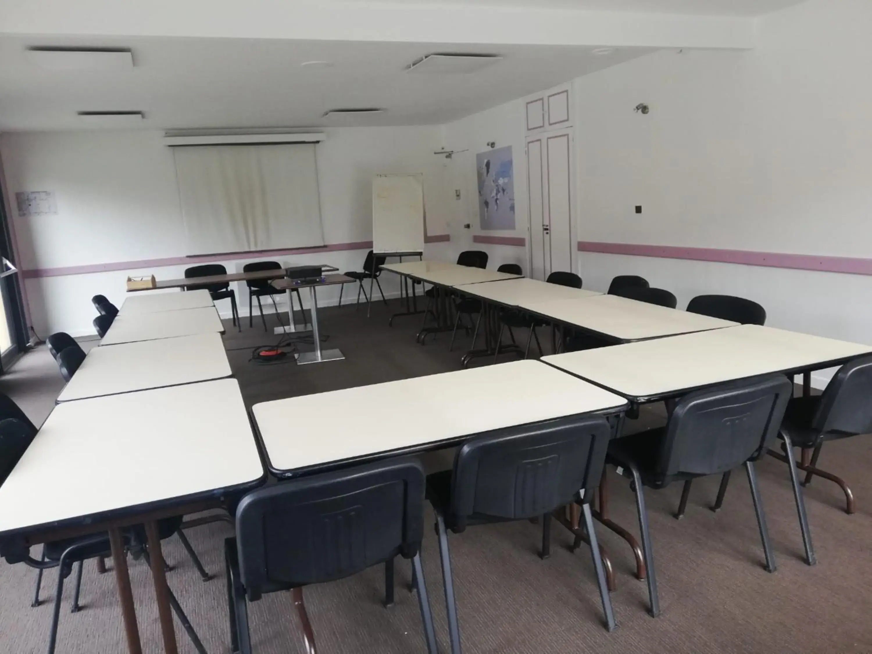 Meeting/conference room in Campanile Soissons