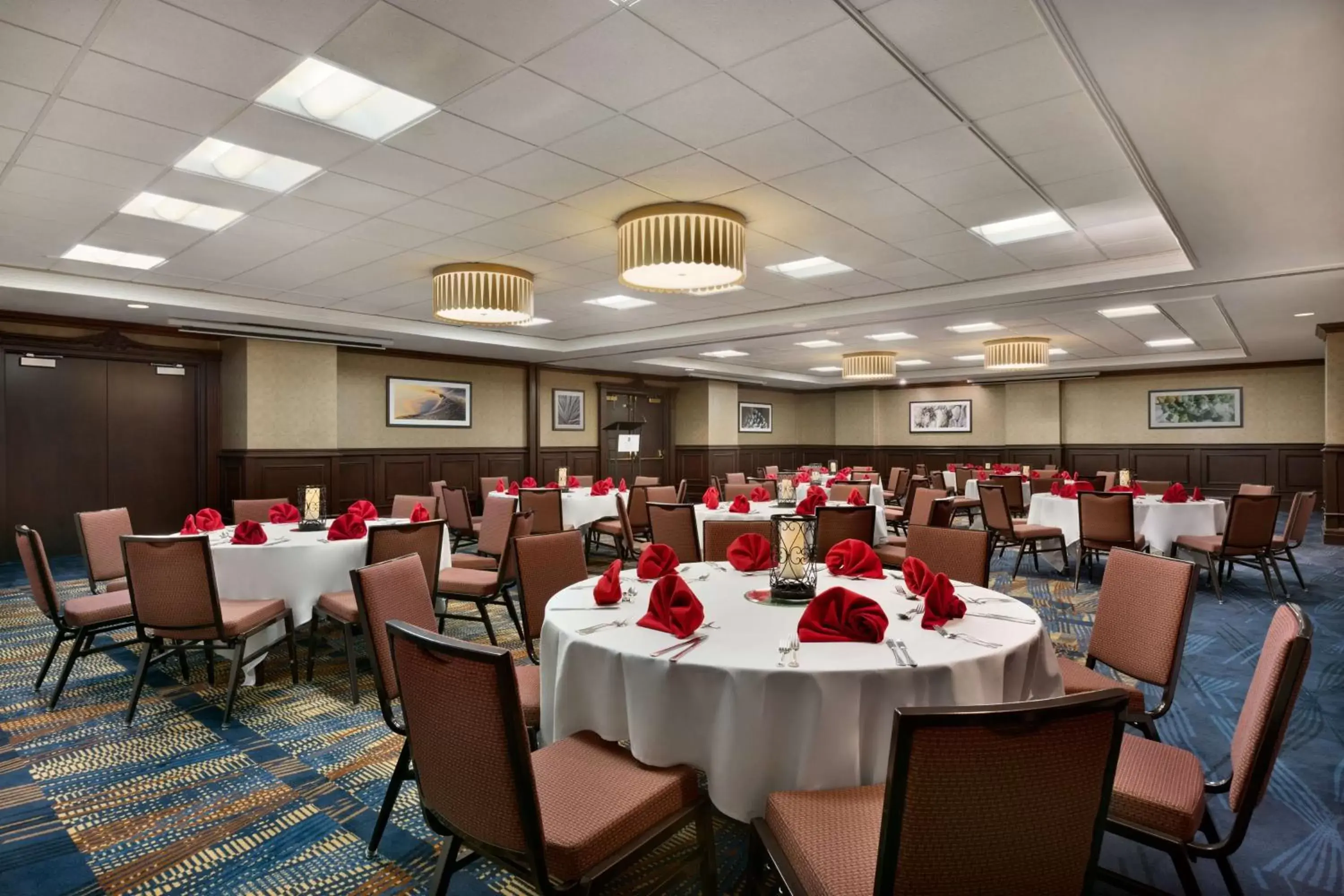Meeting/conference room, Restaurant/Places to Eat in Embassy Suites Dallas - DFW International Airport South