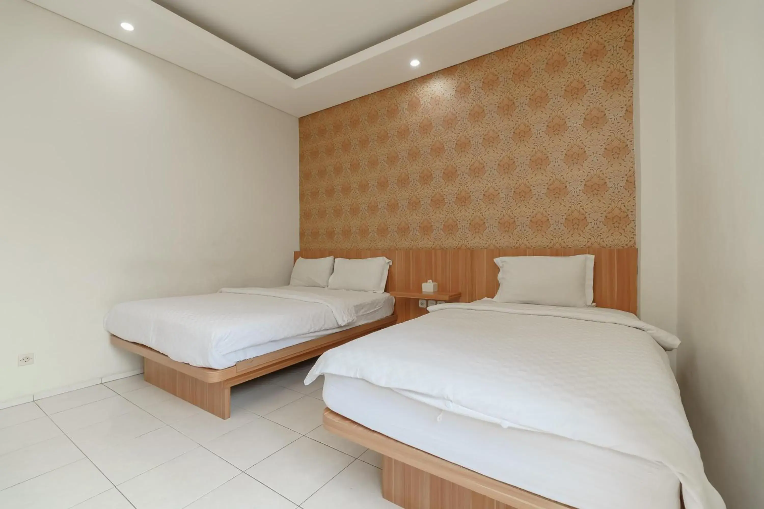 Bed in Green Apple Residence near Sarinah Mitra RedDoorz Bed in Green Apple Residence near Sarinah Mitra RedDoorz