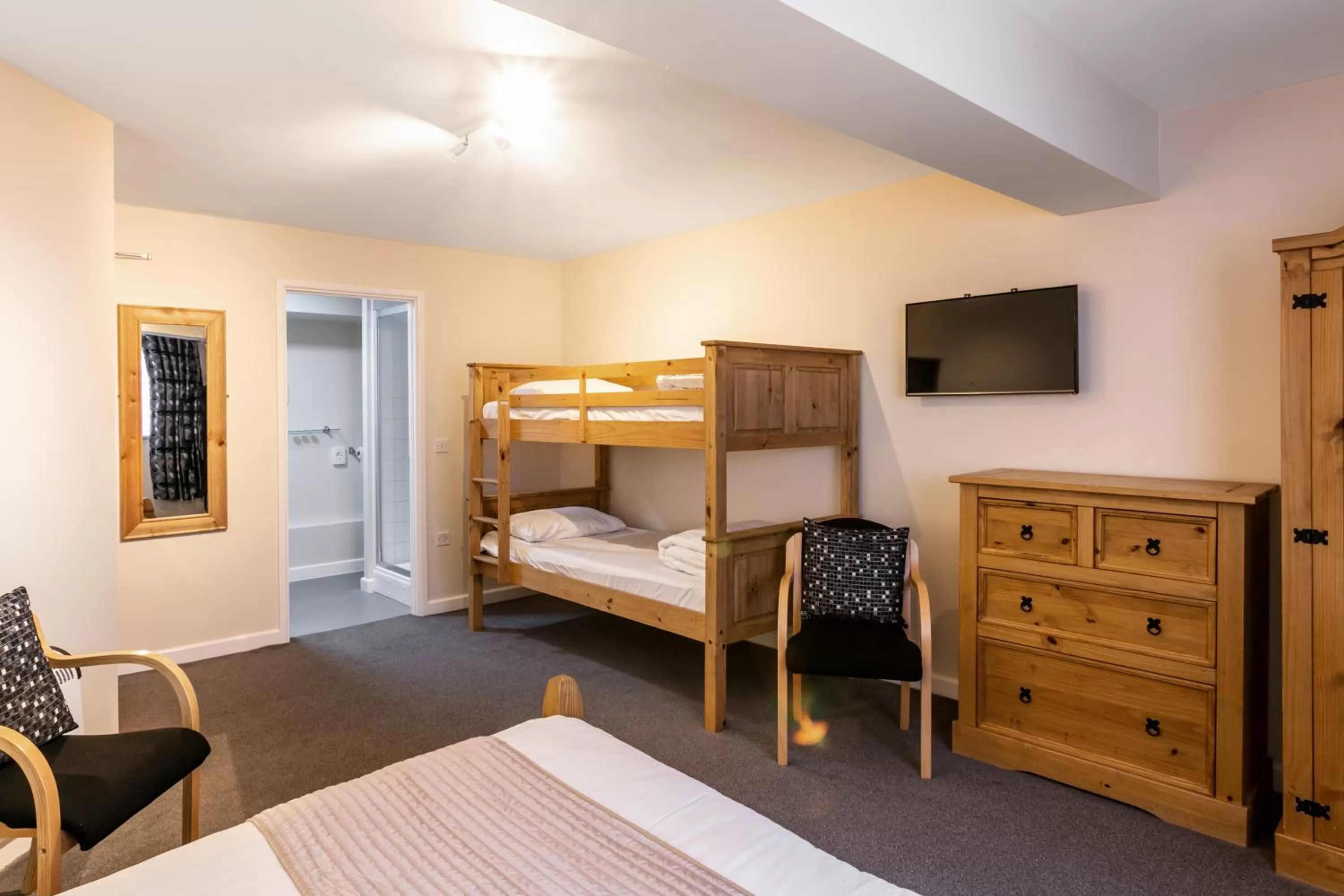 Bedroom, Bed in Roydon Marina Village Hotel