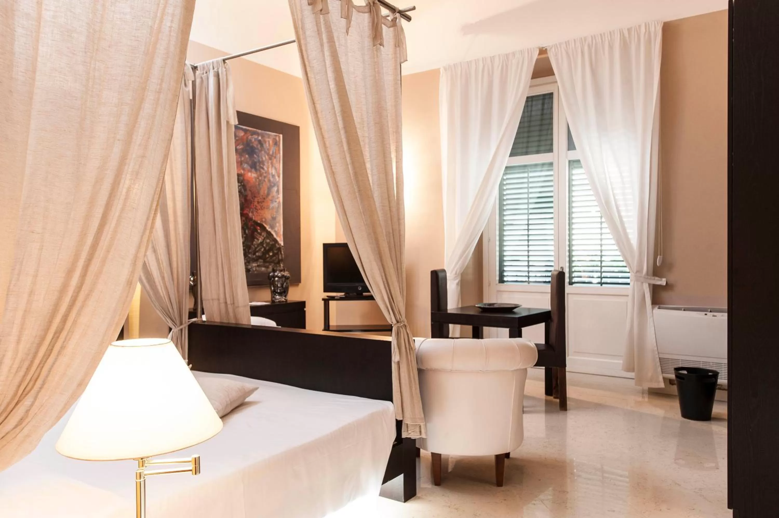 View (from property/room), Bed in Palazzo Brunaccini Boutique Hotel