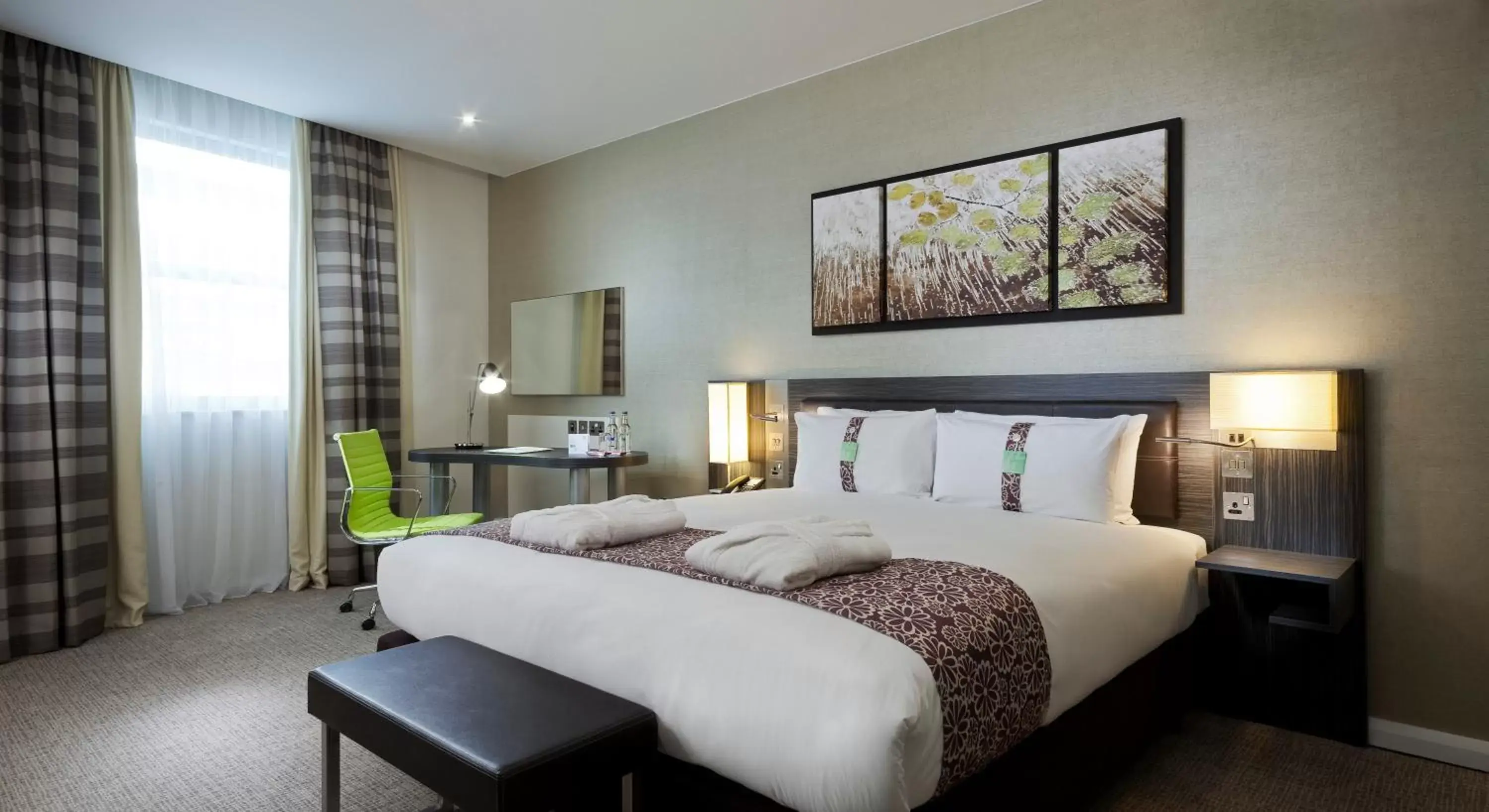 Bed in Holiday Inn London - Whitechapel, an IHG Hotel