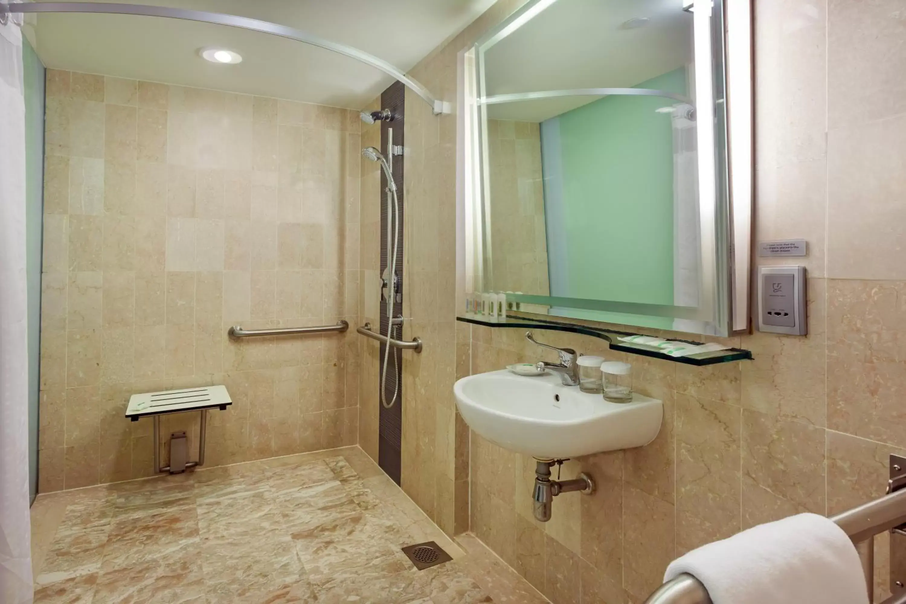 Photo of the whole room, Bathroom in Holiday Inn Singapore Orchard City Centre, an IHG Hotel