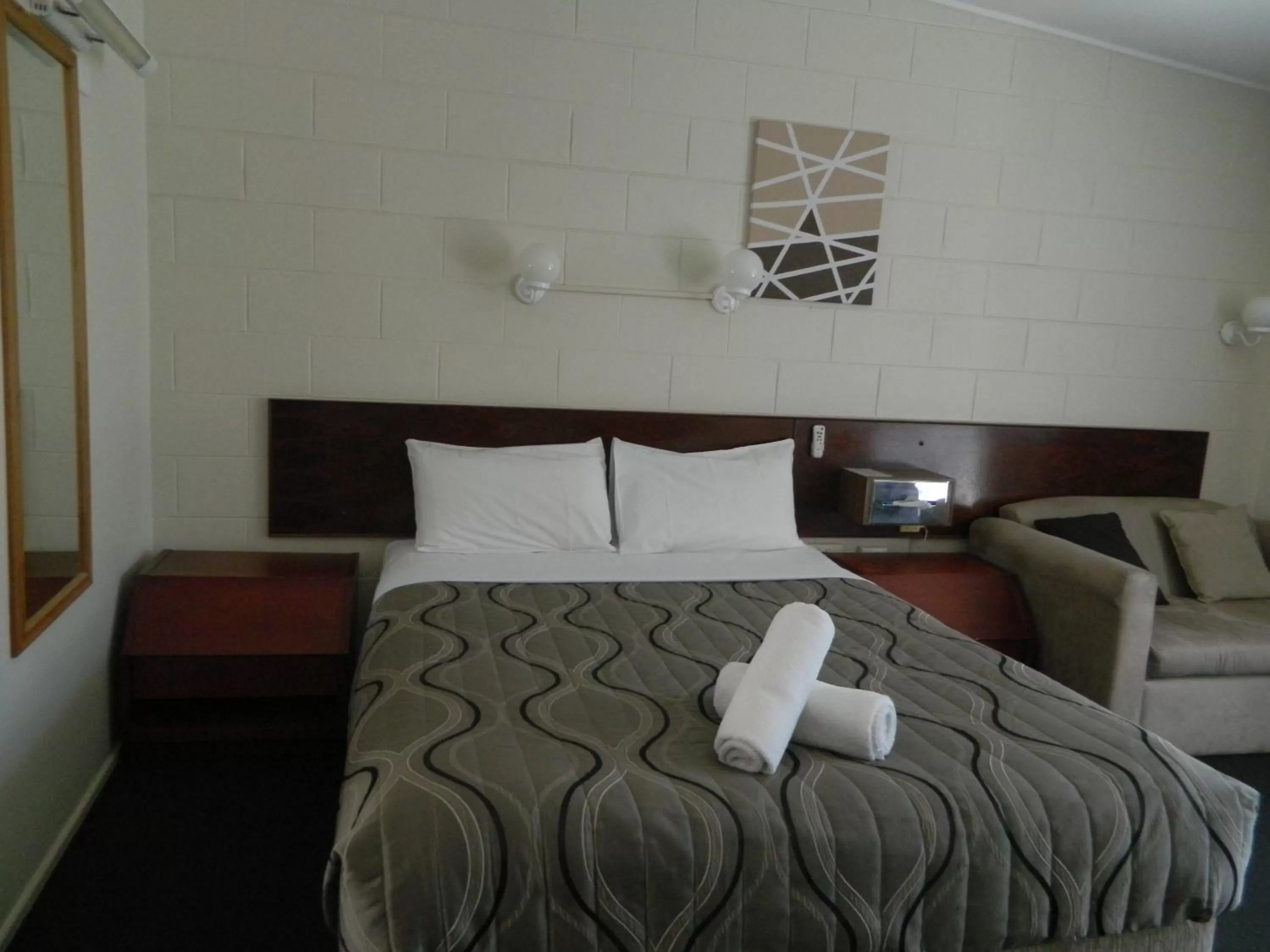 Bedroom, Bed in Coachman Motel