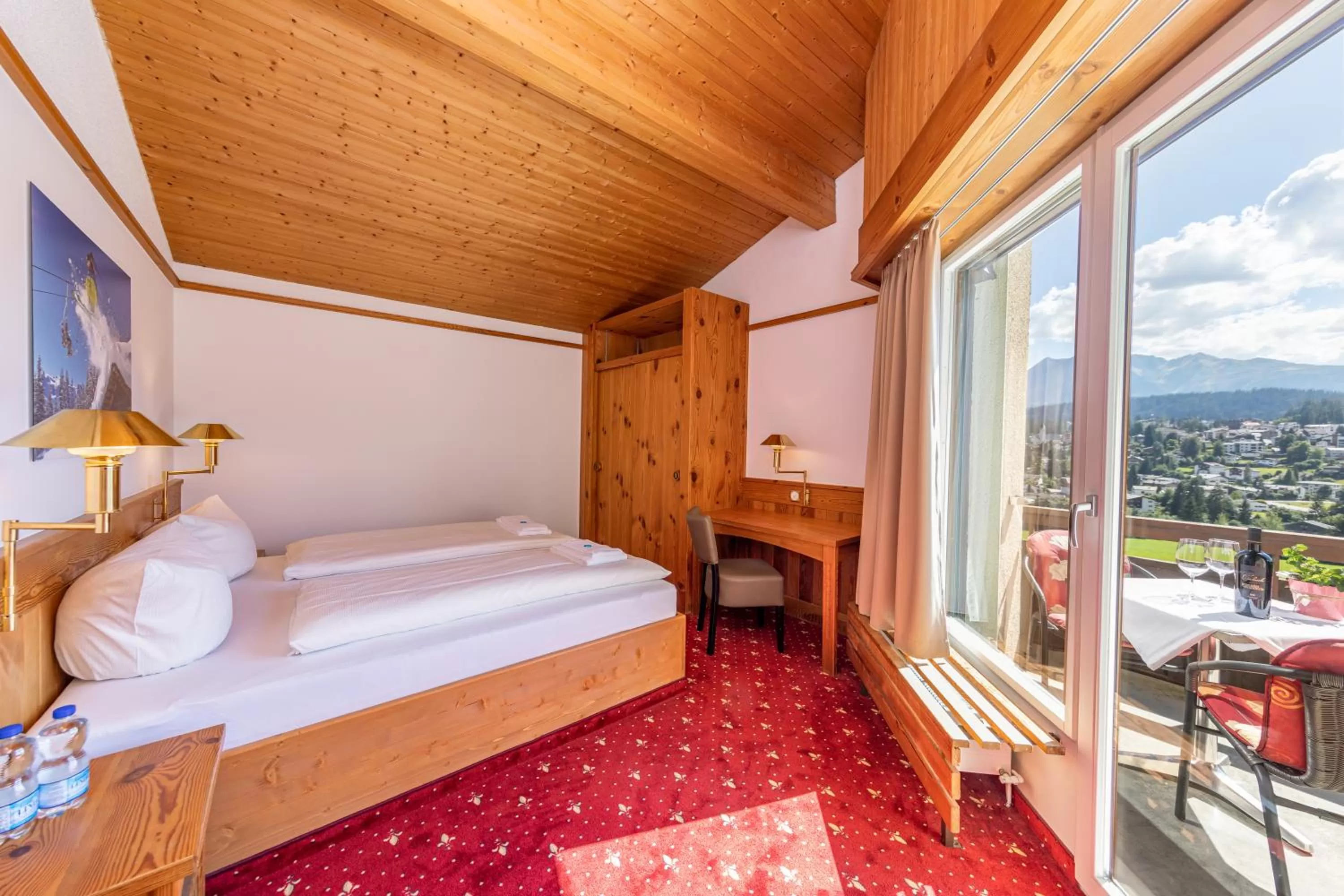 Balcony/Terrace, Bed in T3 Alpenhotel Flims