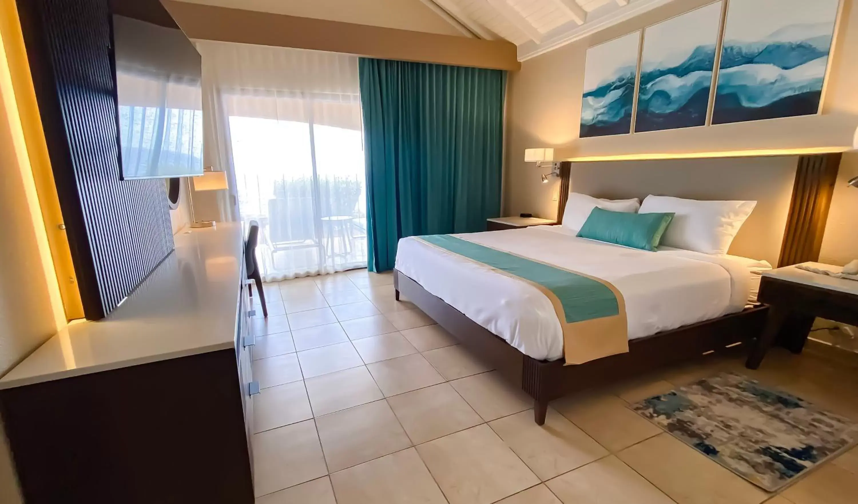 Bedroom, Bed in The Royal Sea Aquarium Resort