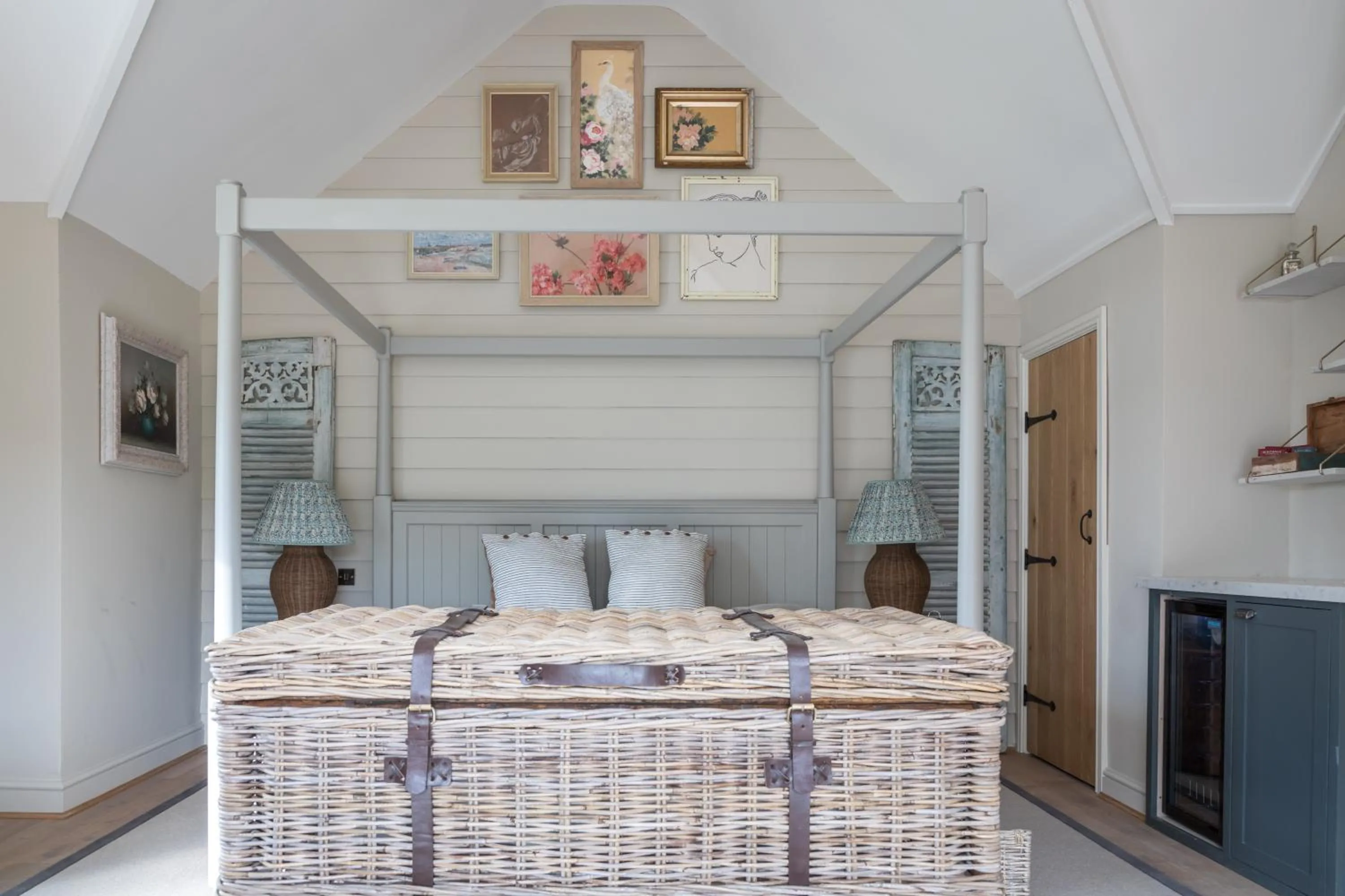 Bedroom, Bed in The Frogmill Hotel