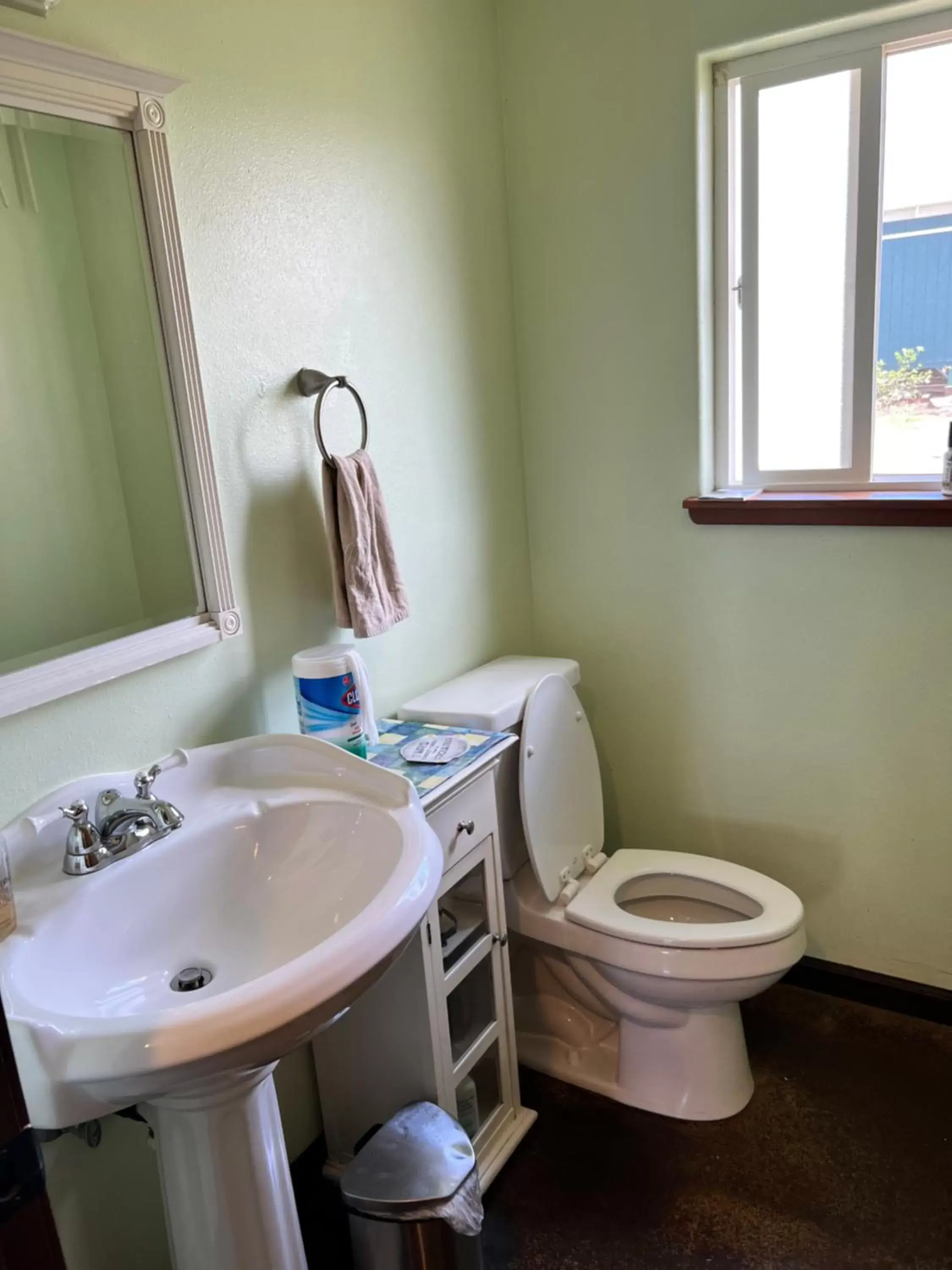 Bathroom in God's Peace of Maui