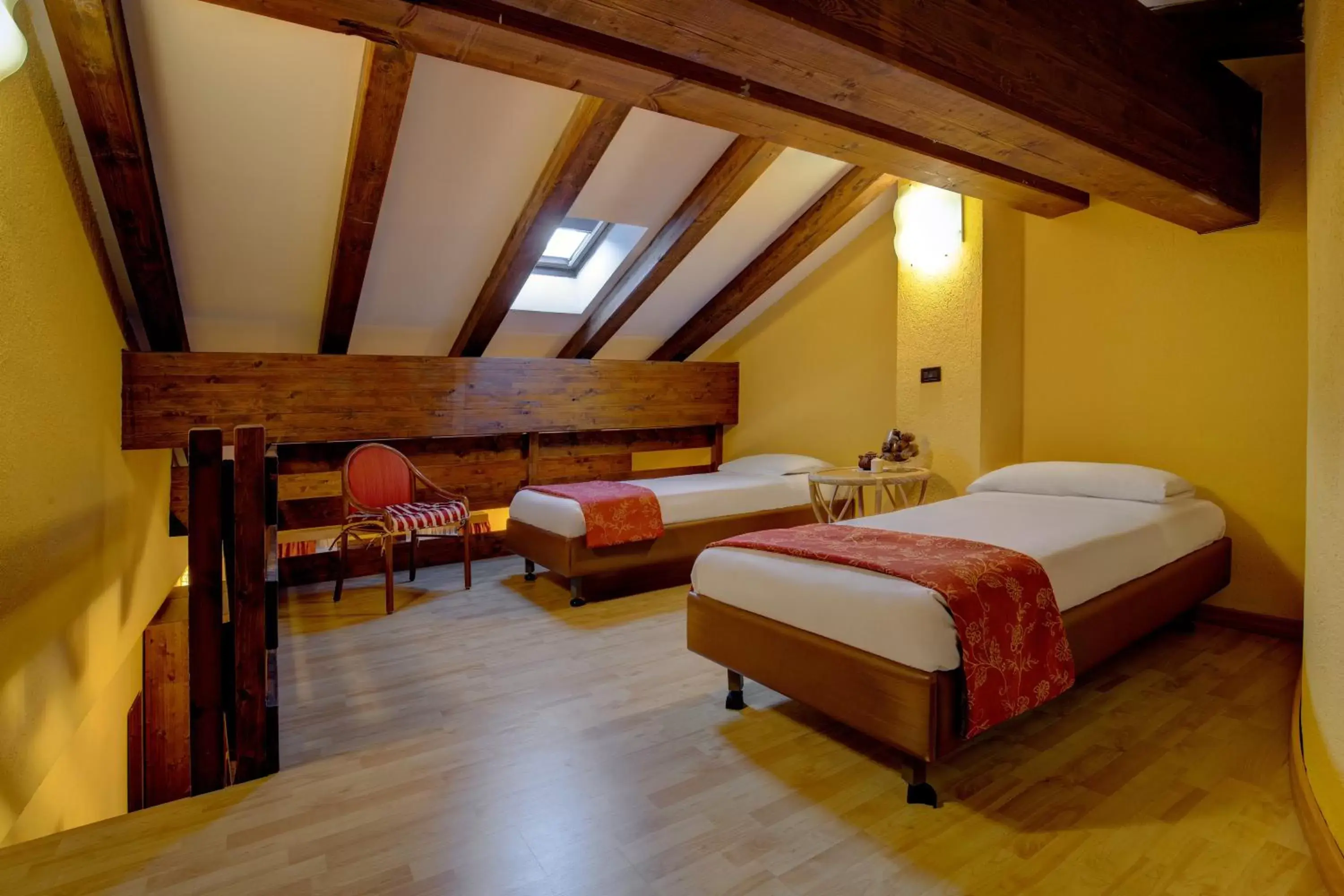 Bedroom, Bed in iH Hotels Courmayeur Mont Blanc