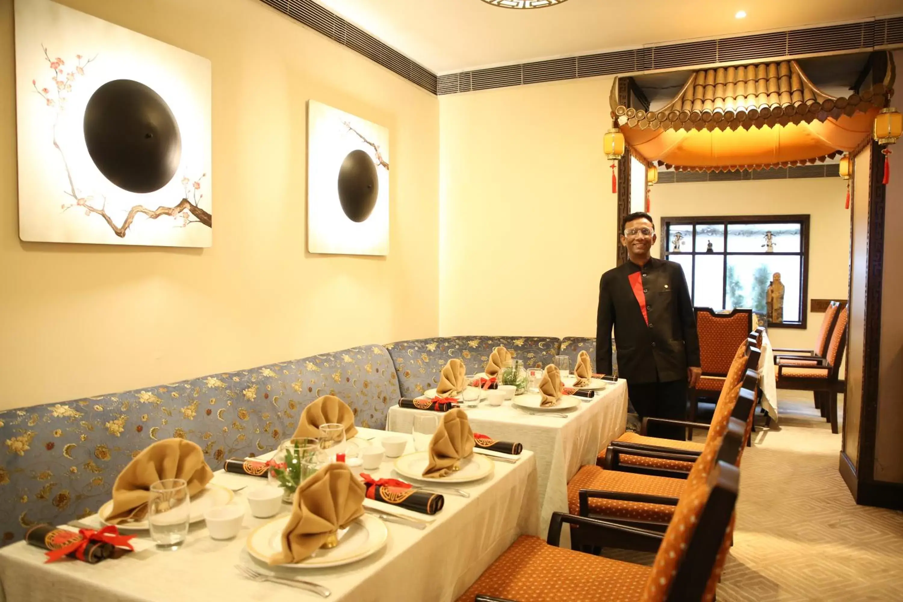 Restaurant/Places to Eat in Ambassador, New Delhi - IHCL SeleQtions