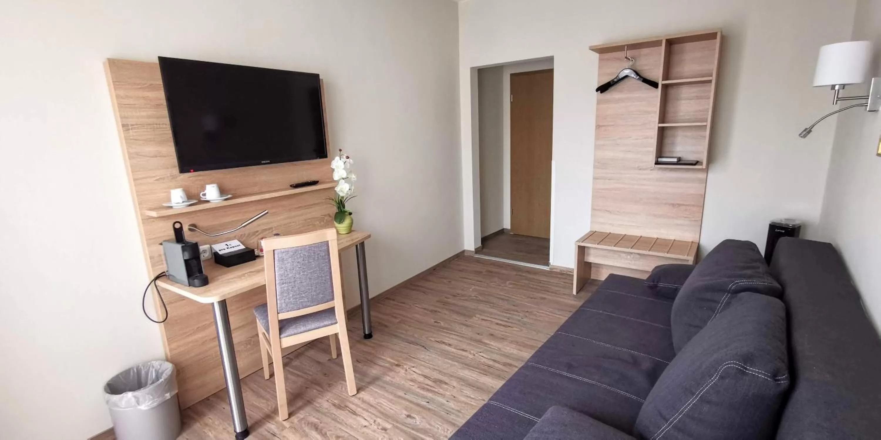 Photo of the whole room, TV/Entertainment Center in Zum Winzermännle