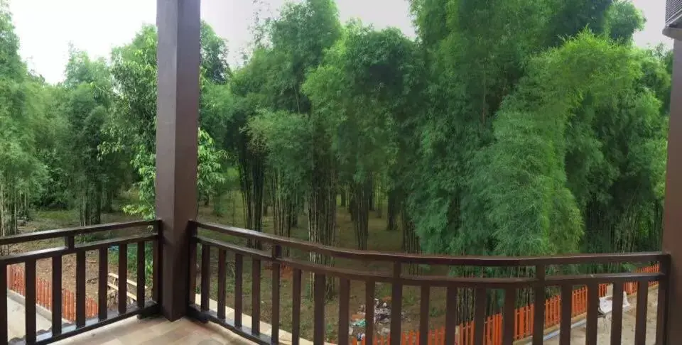 Balcony/Terrace in Hugpua Hotel