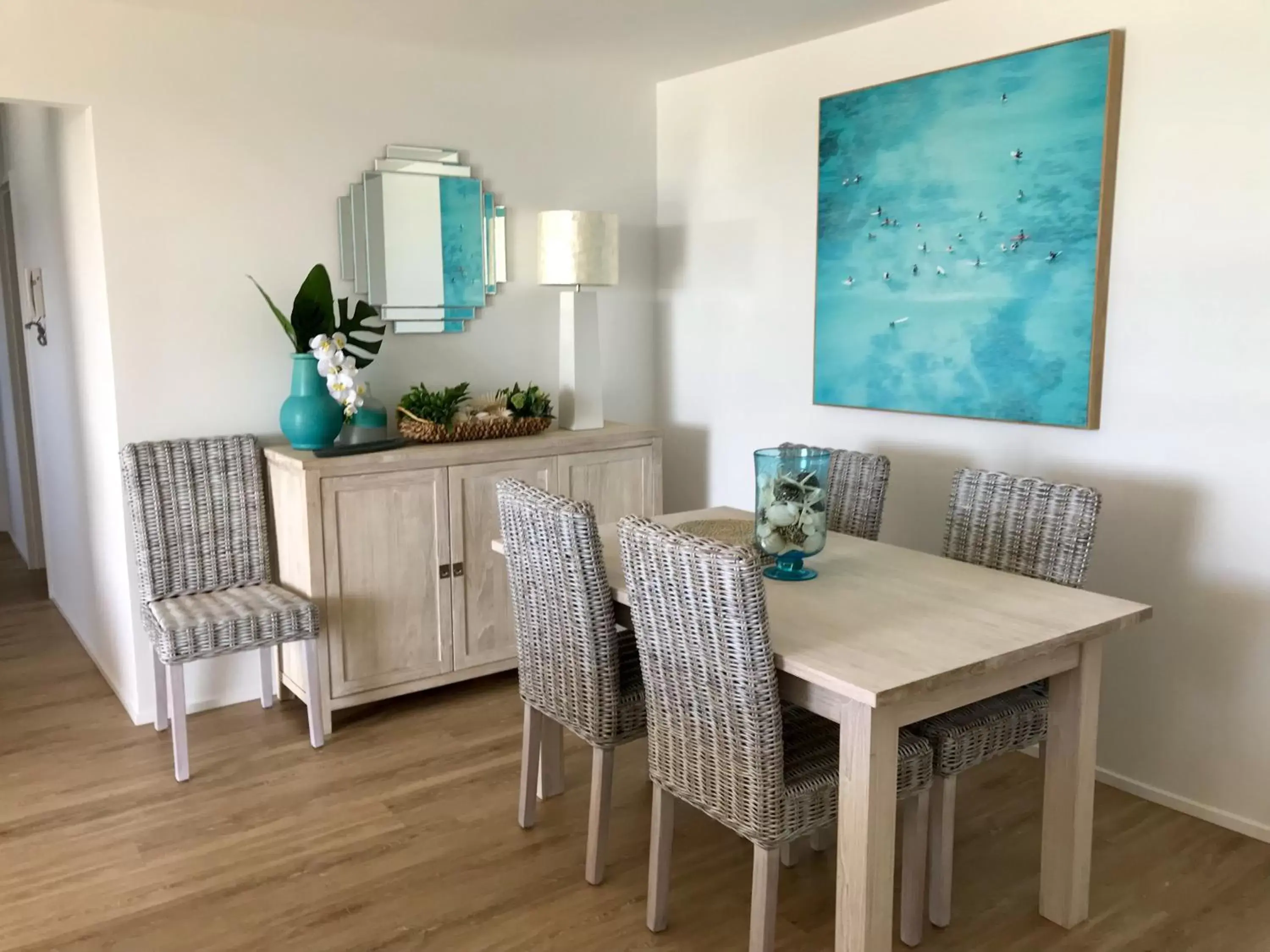 Dining Area in Solnamara Beachfront Apartments