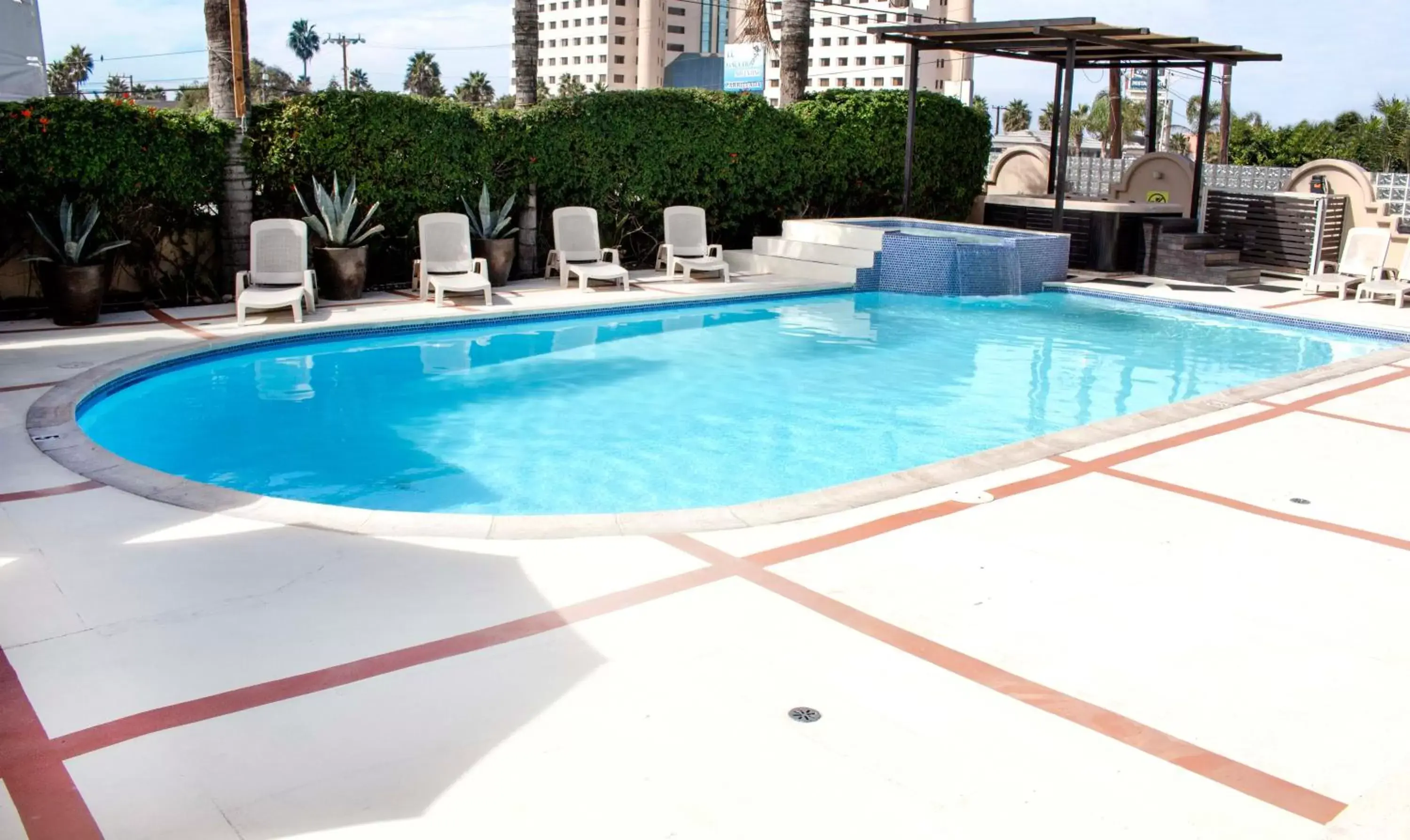 Swimming Pool in Del Mar Inn Rosarito