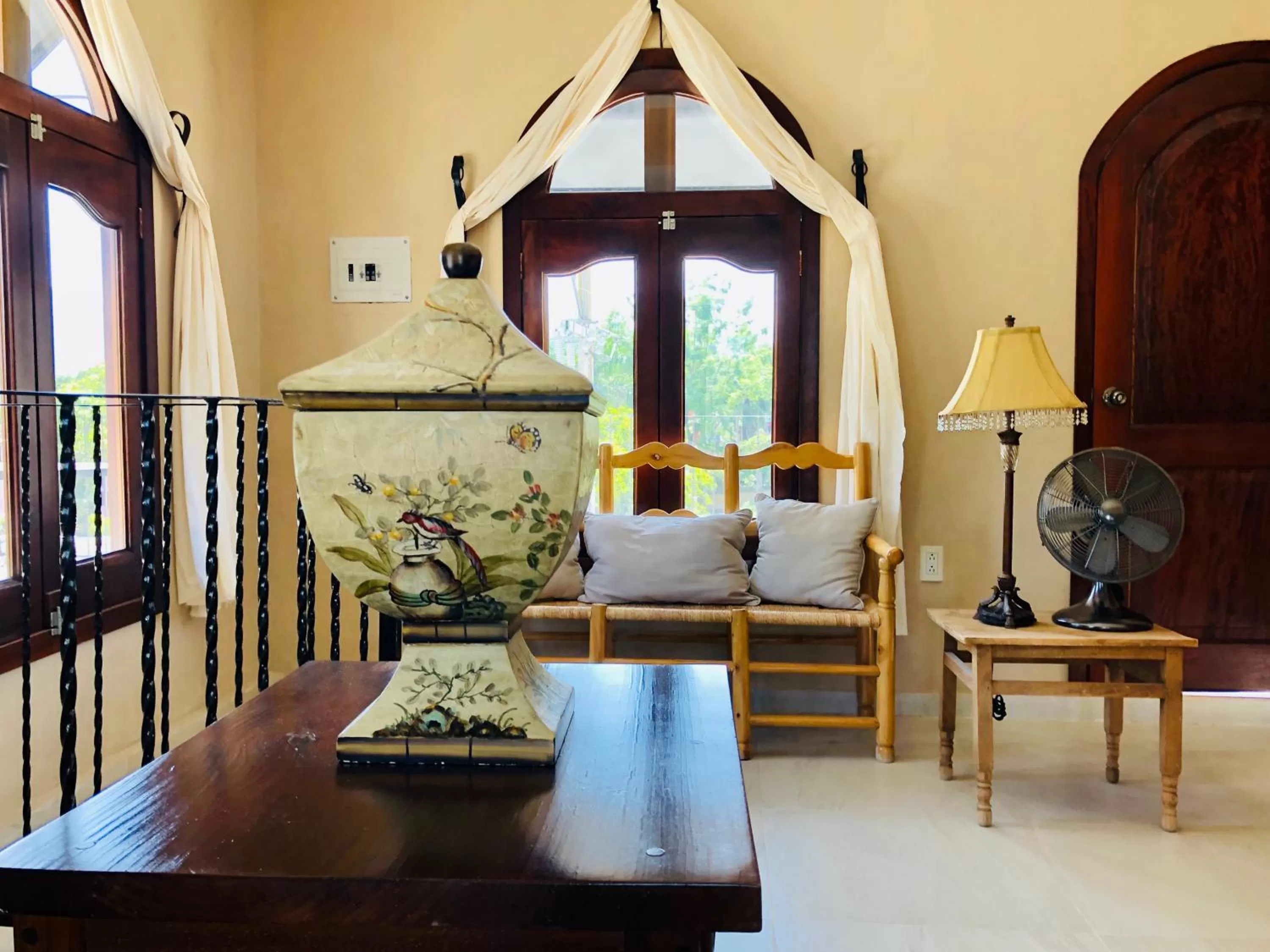 Living room in Hotel Carretas by Rotamundos