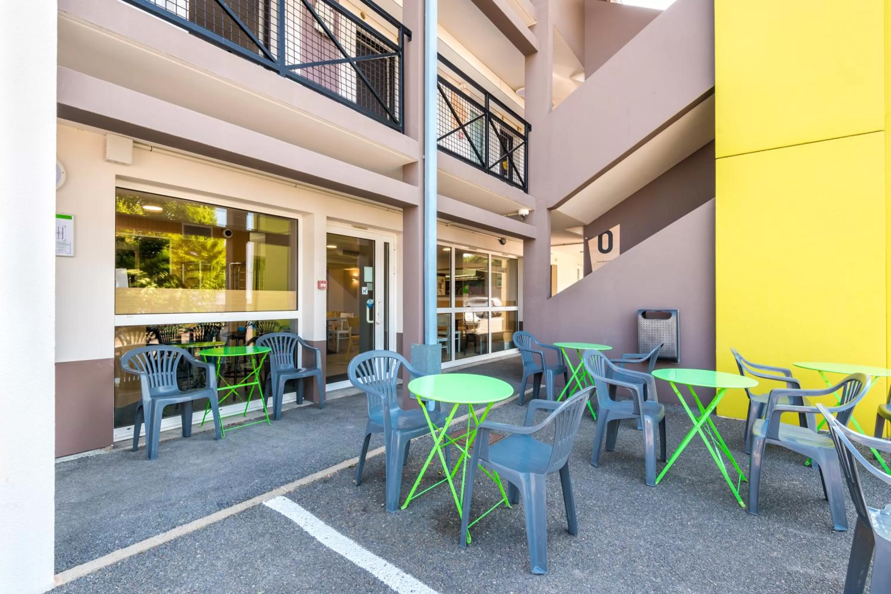 Balcony/Terrace in B&B HOTEL Saint-Nazaire Trignac