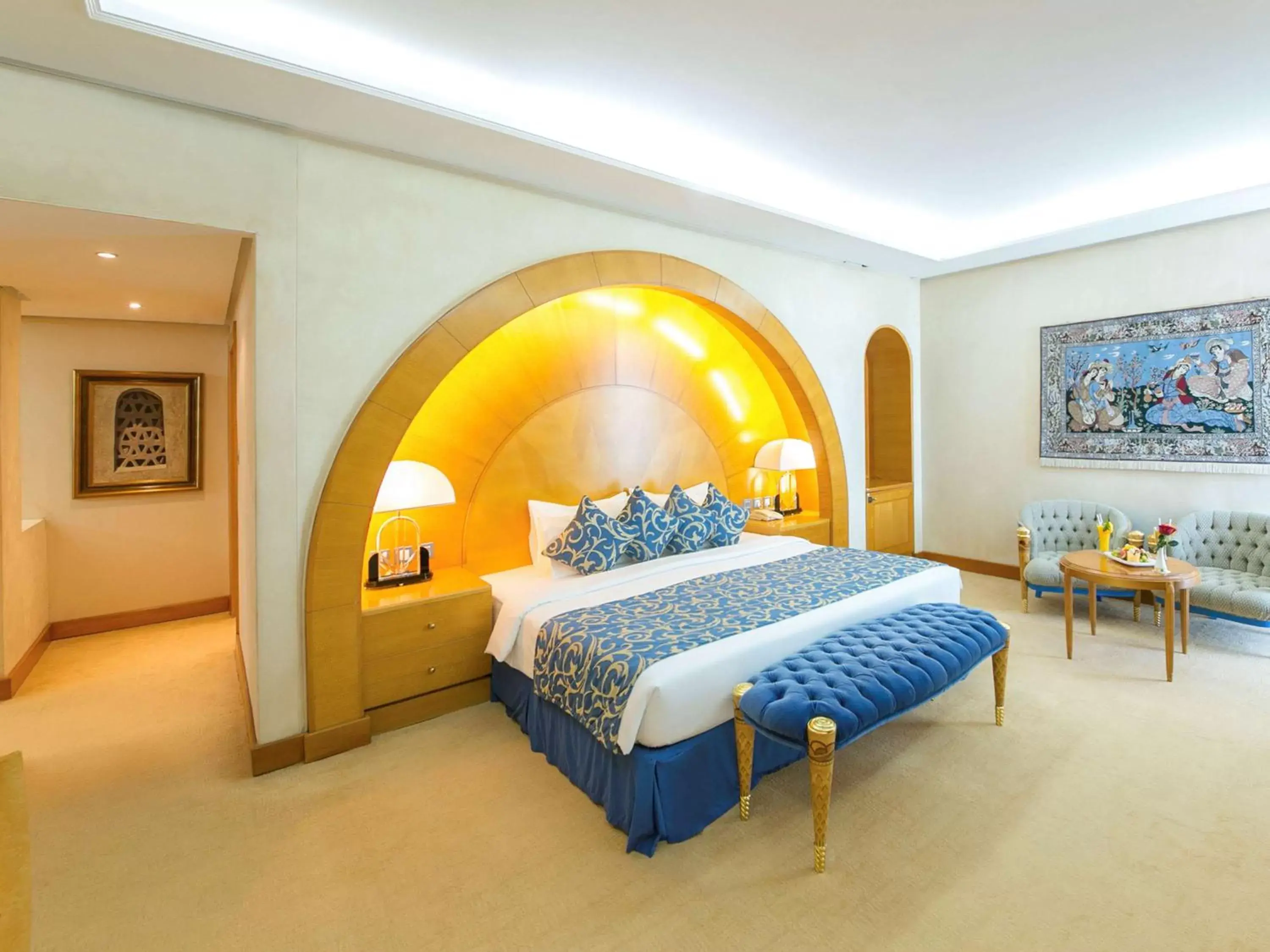 Photo of the whole room, Bed in Mercure Grand Jebel Hafeet Hotel