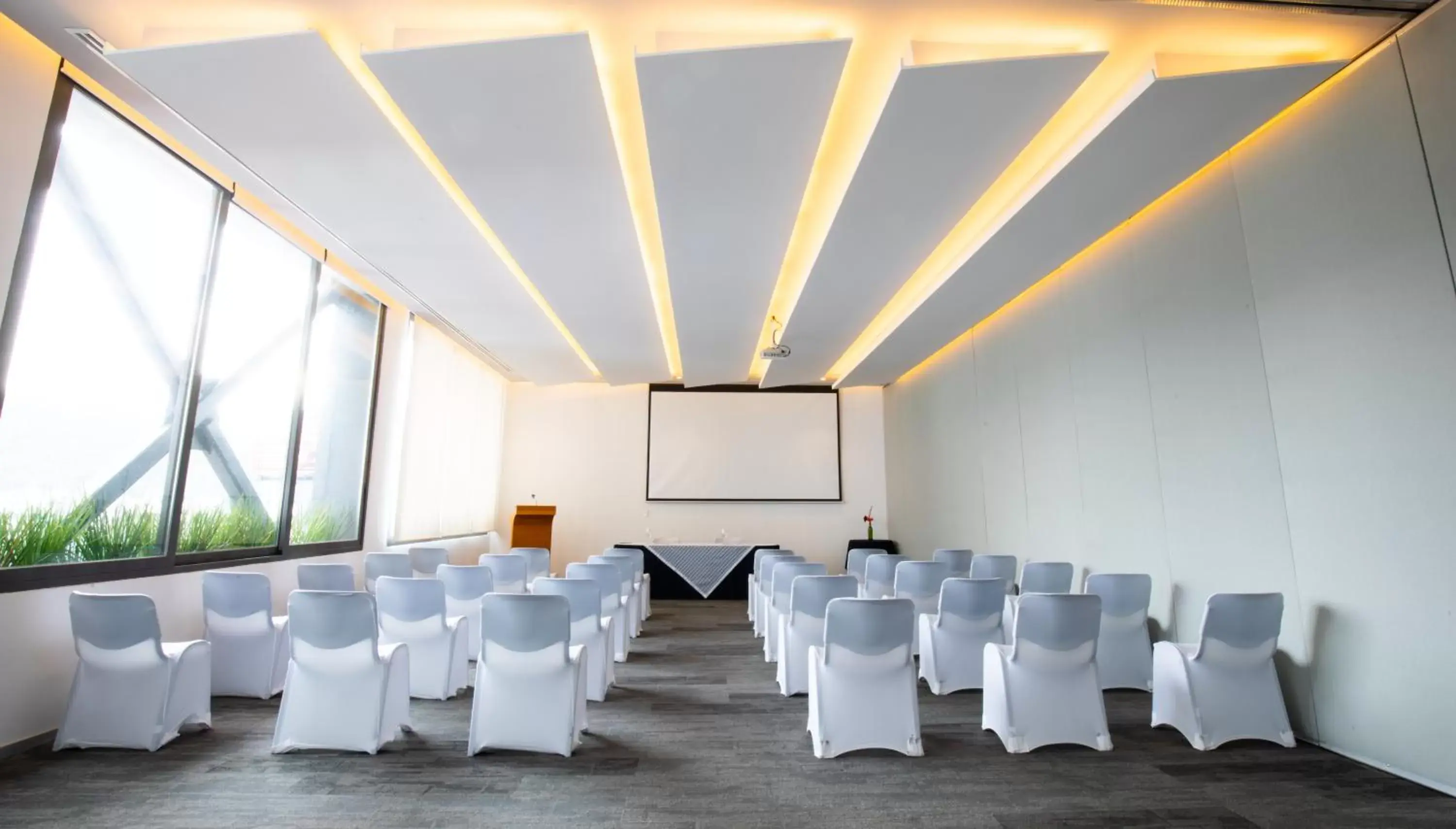 Meeting/conference room in Hotel Horizon & Convention Center