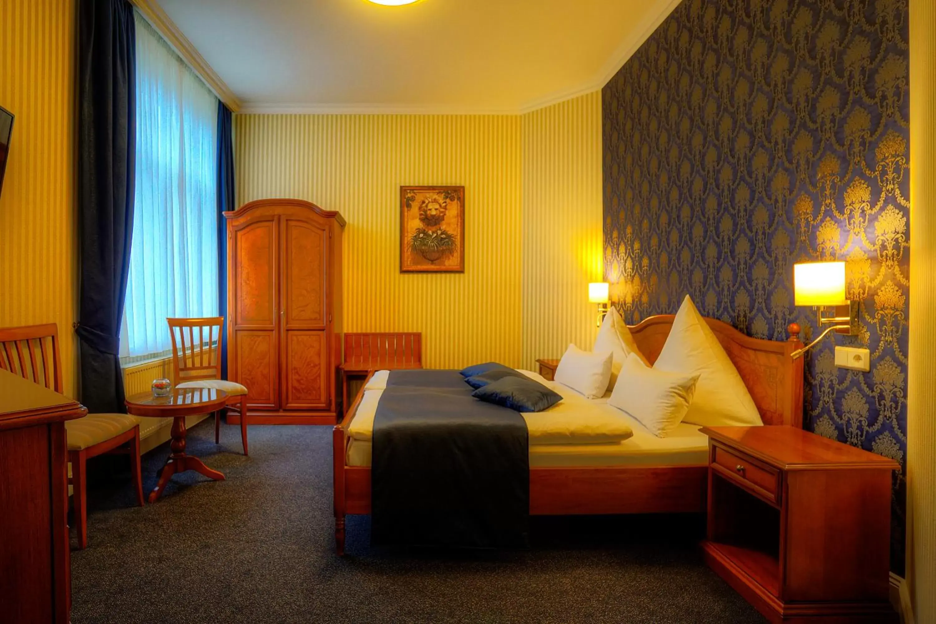 Photo of the whole room, Bed in Kurpark Hotel