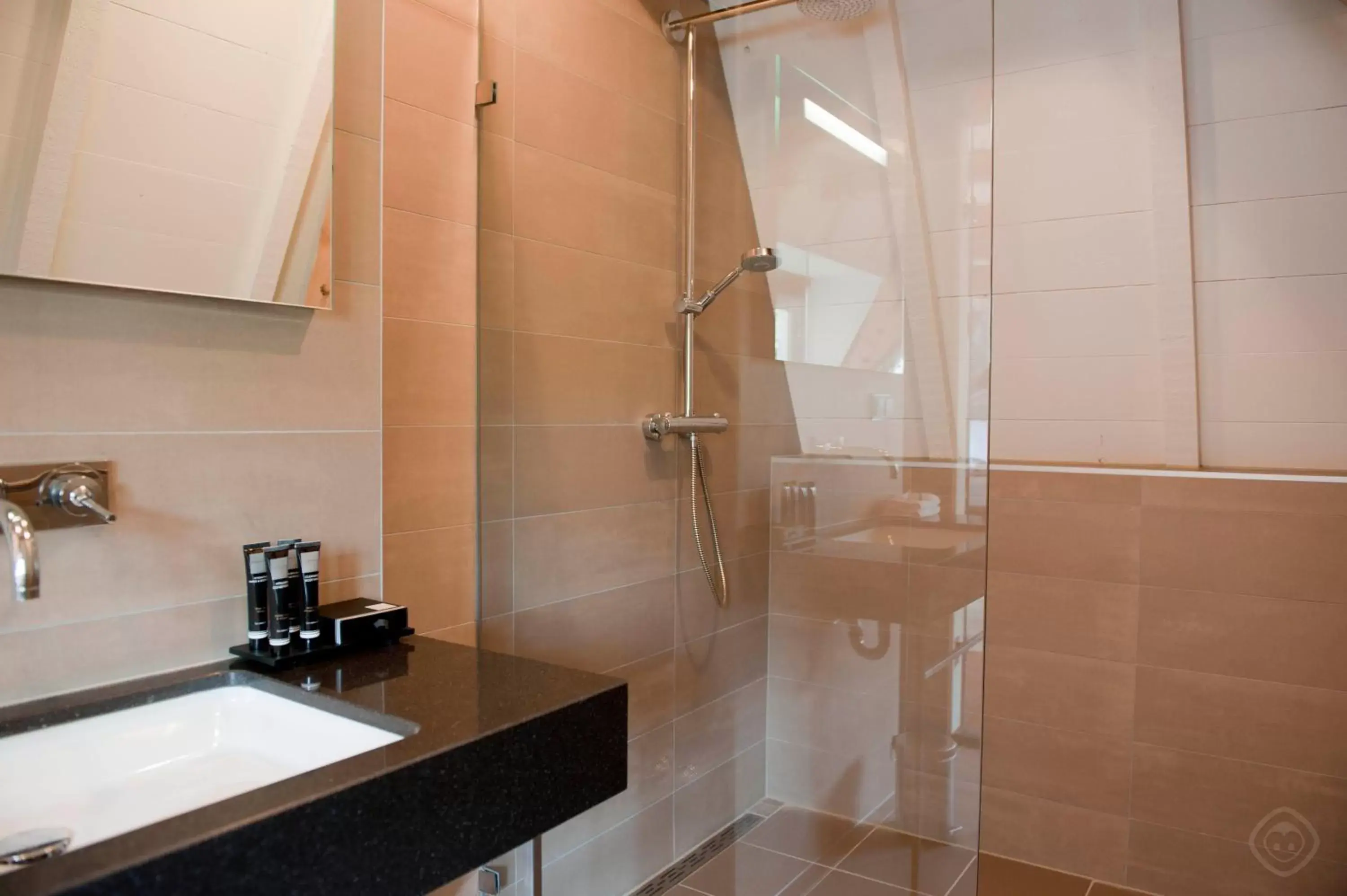 Shower, Bathroom in Hotel IX Nine Streets Amsterdam