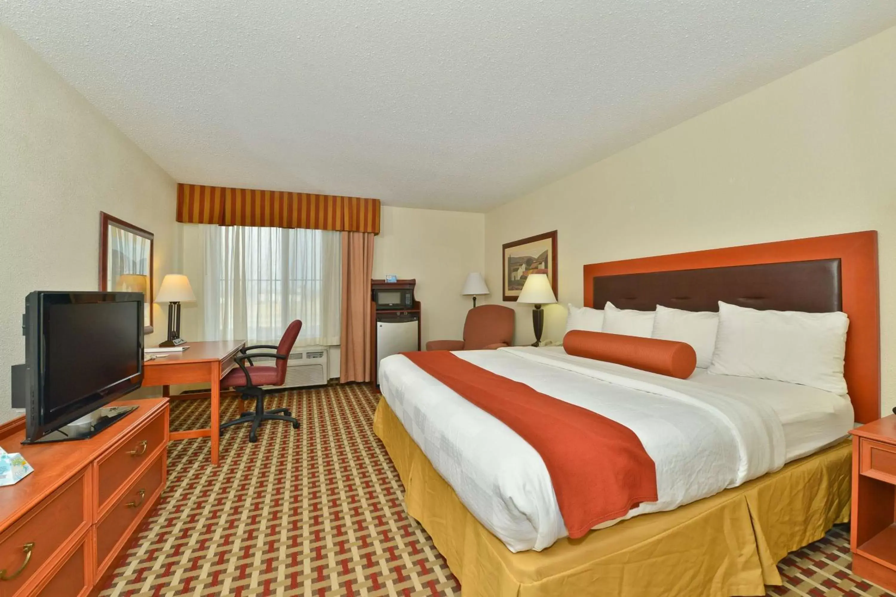 Photo of the whole room, Bed in Best Western Marion Hotel