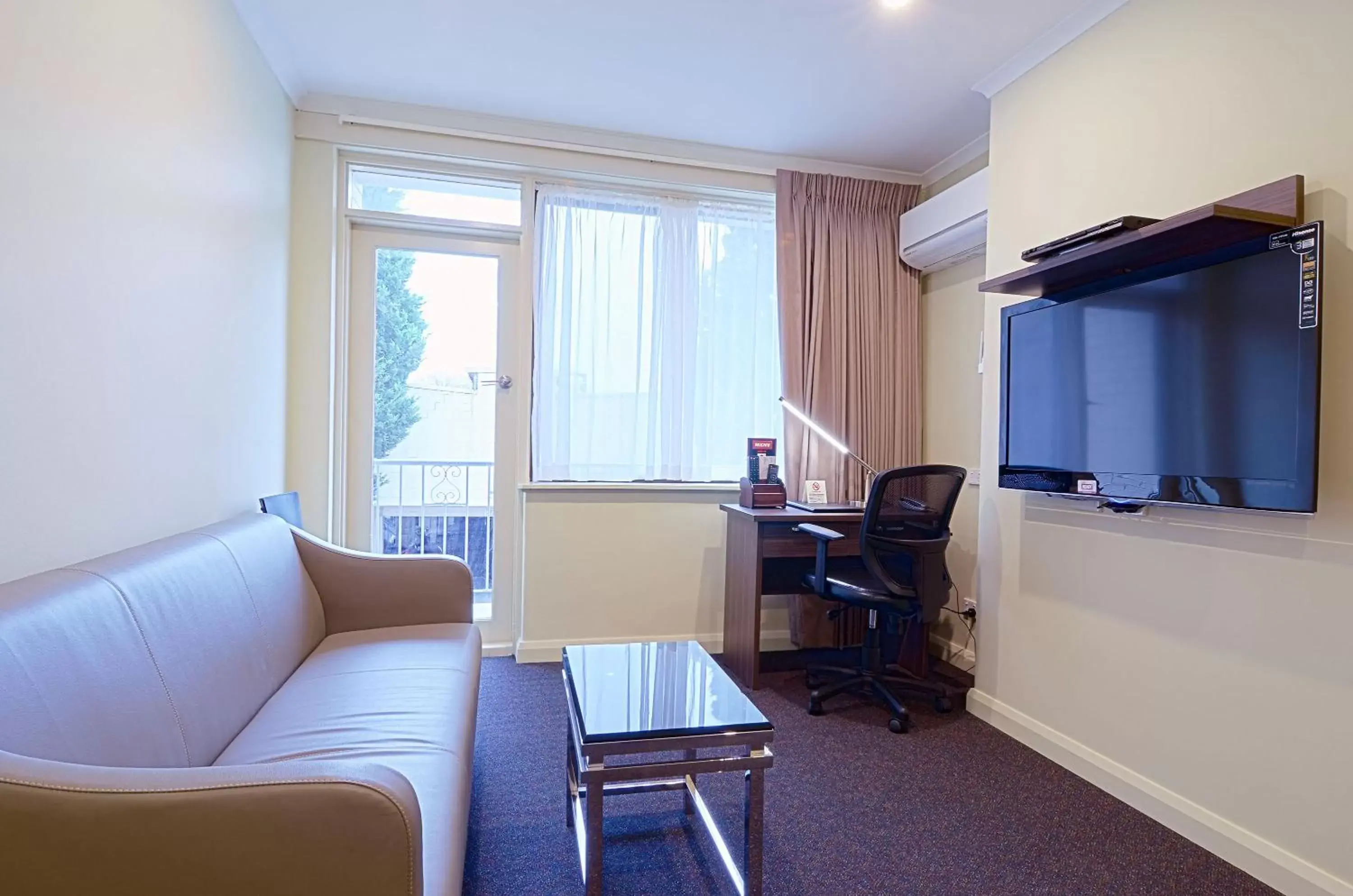 Lounge or bar, Seating Area in Park Squire Motor Inn & Serviced Apartments